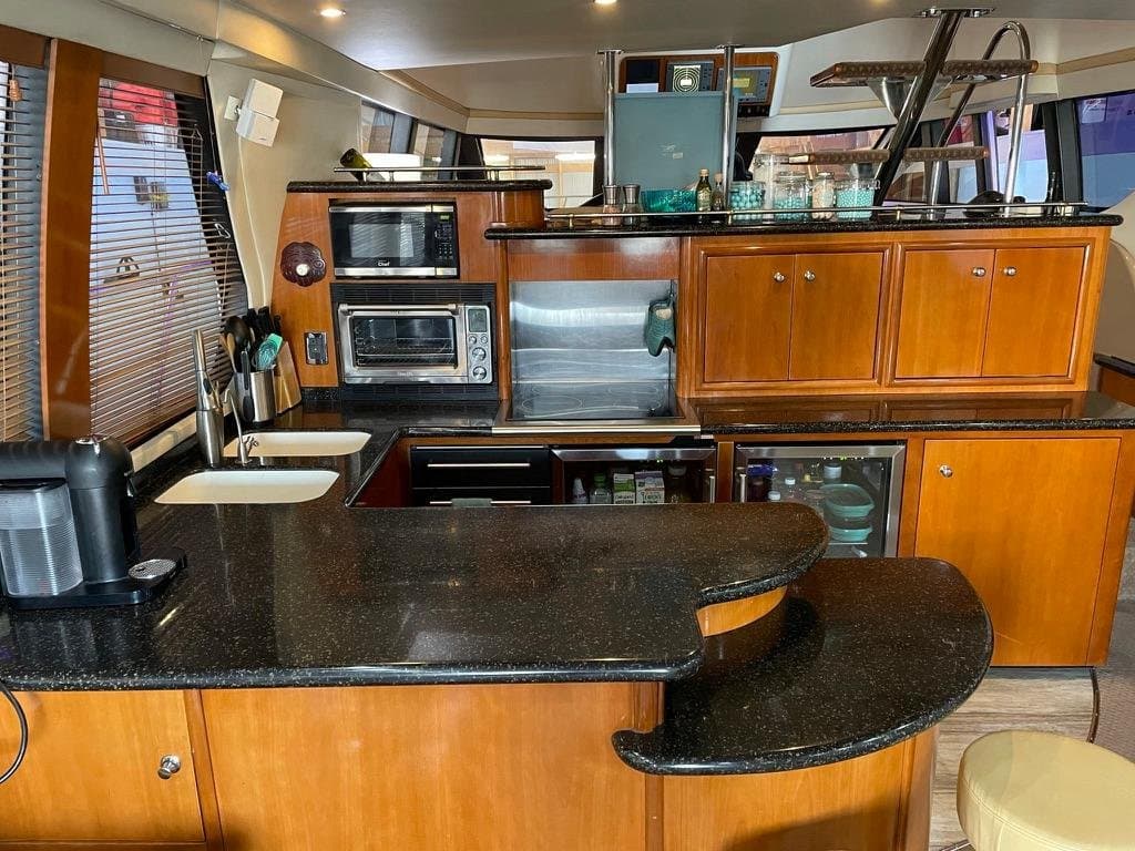 2001 Carver 57 Voyager