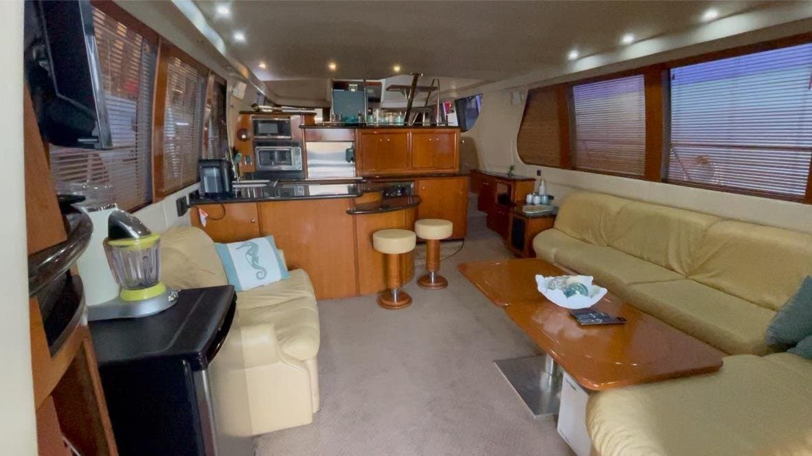 2001 Carver 57 Voyager