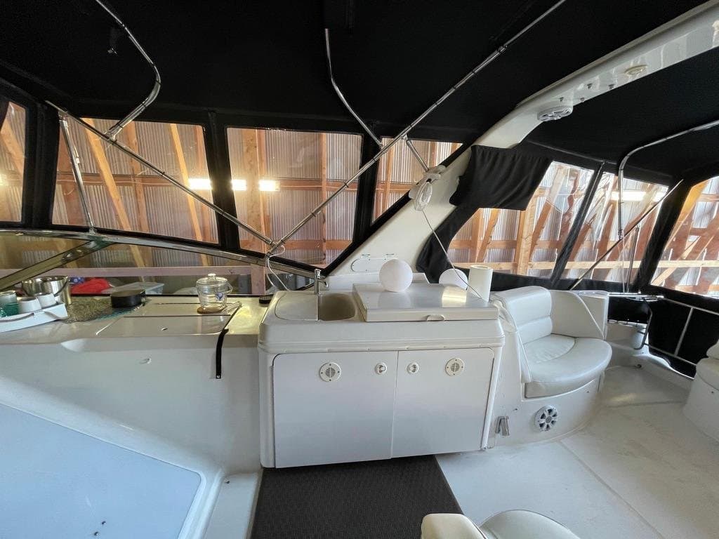 2001 Carver 57 Voyager