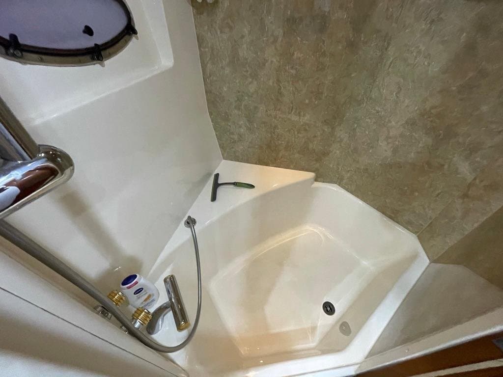 2001 Carver 57 Voyager