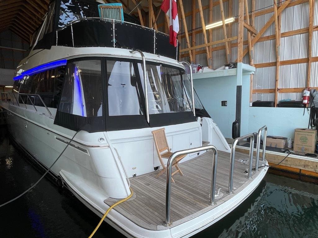 2001 Carver 57 Voyager