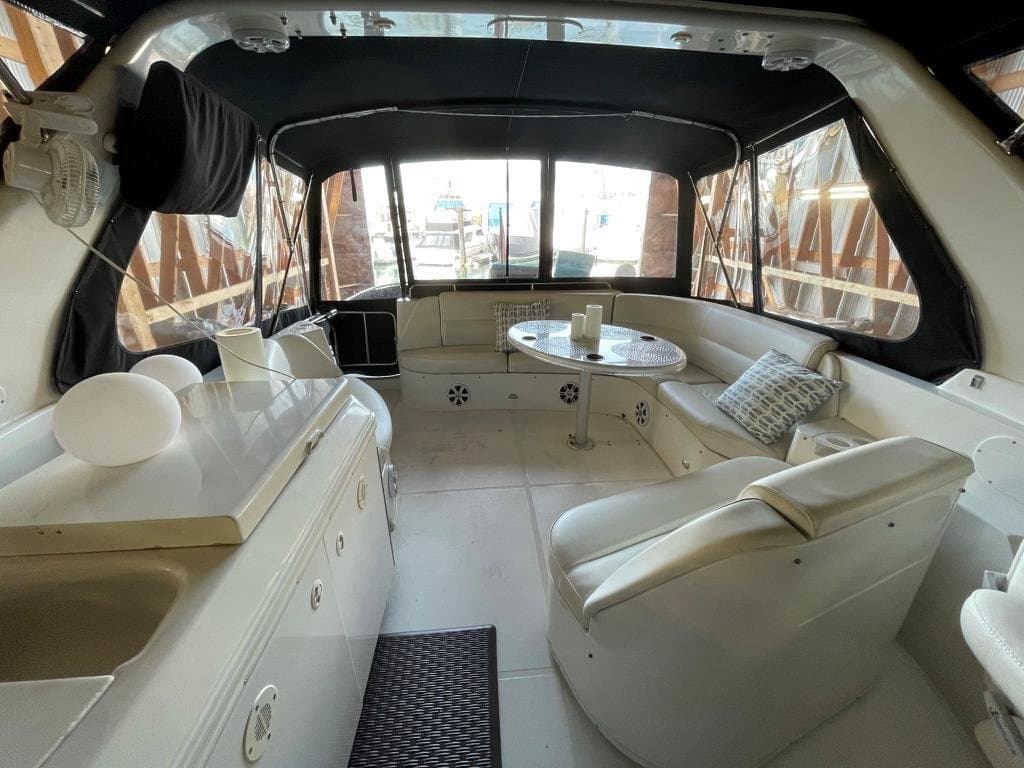 2001 Carver 57 Voyager