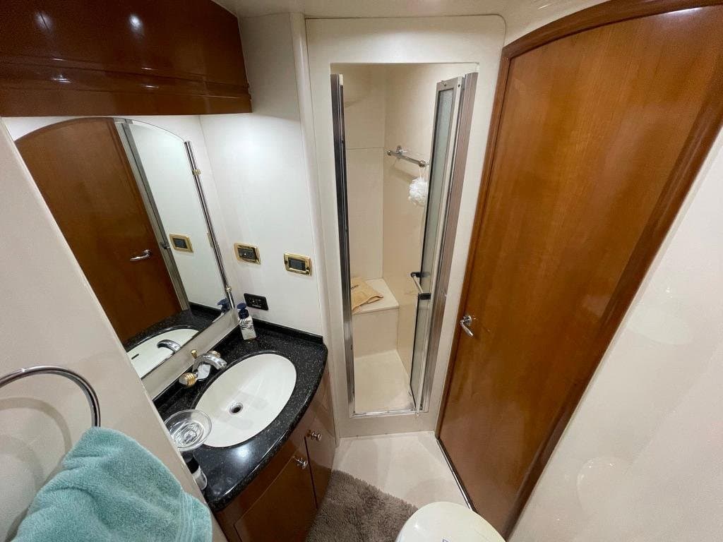 2001 Carver 57 Voyager