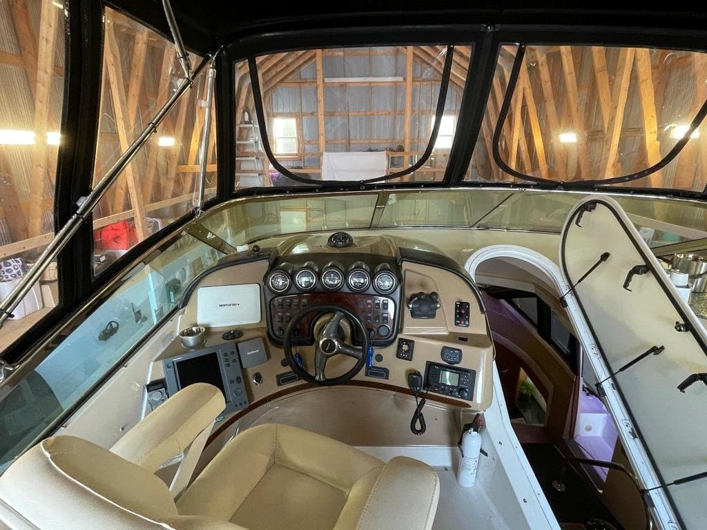 2001 Carver 57 Voyager