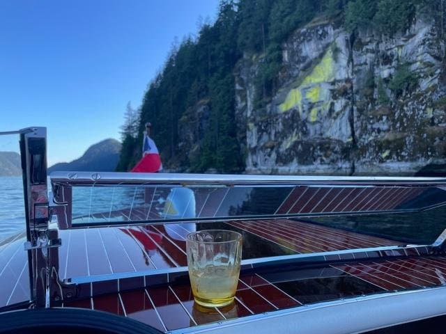 2000 Hacker-Craft Dolphin