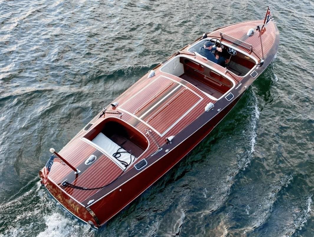 2000 Hacker-Craft Dolphin