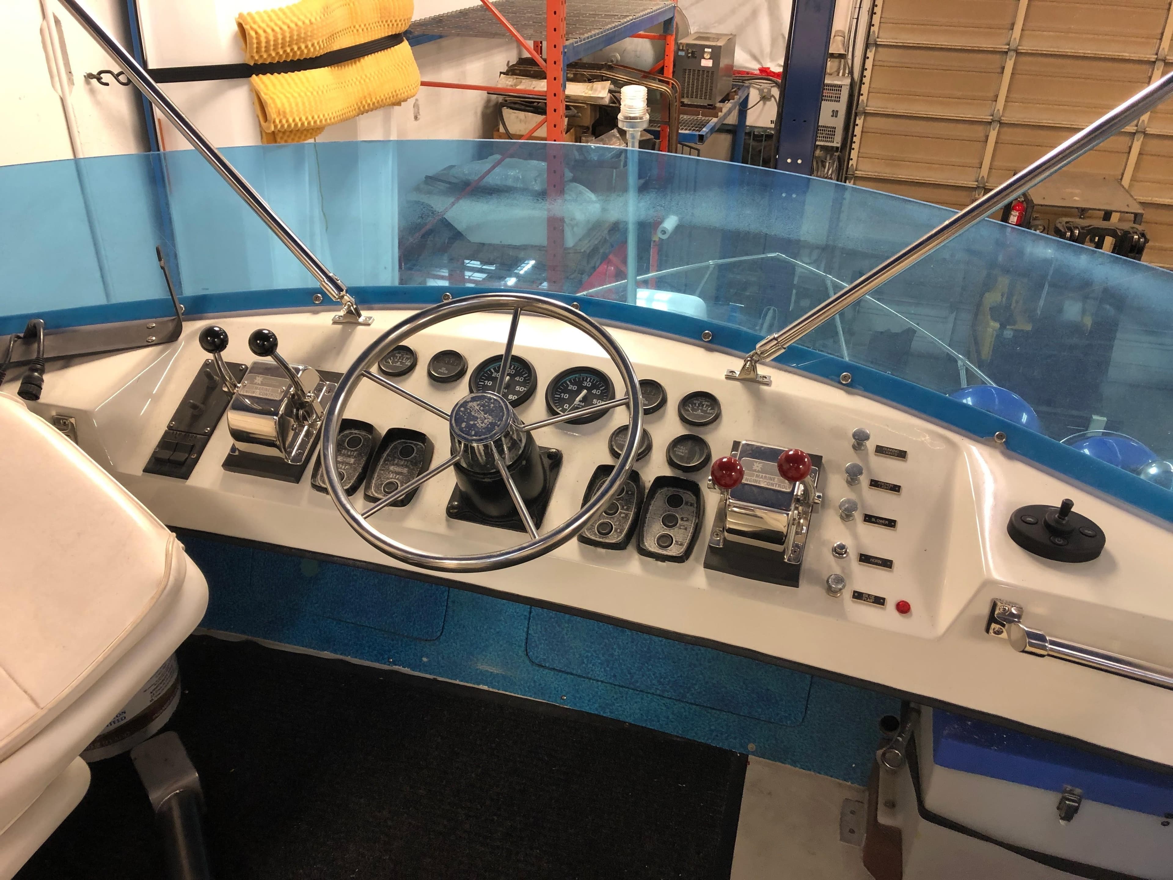 1979 Commander 26