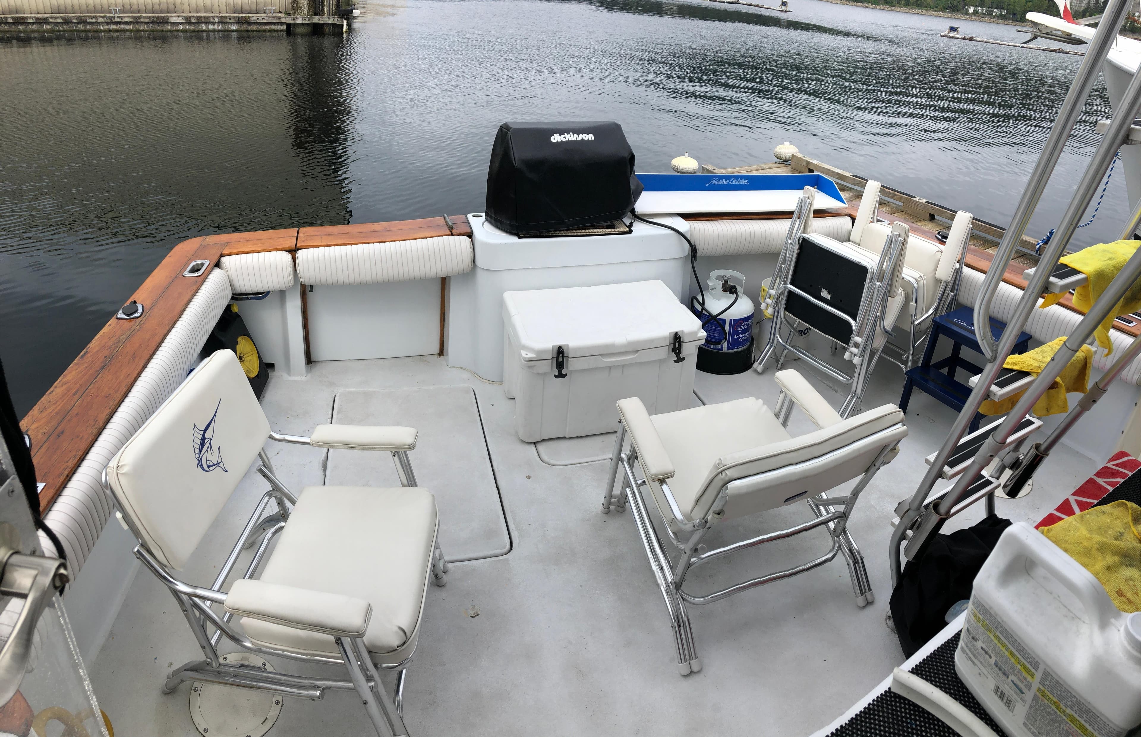 1985 Chris-Craft Sport Fisher