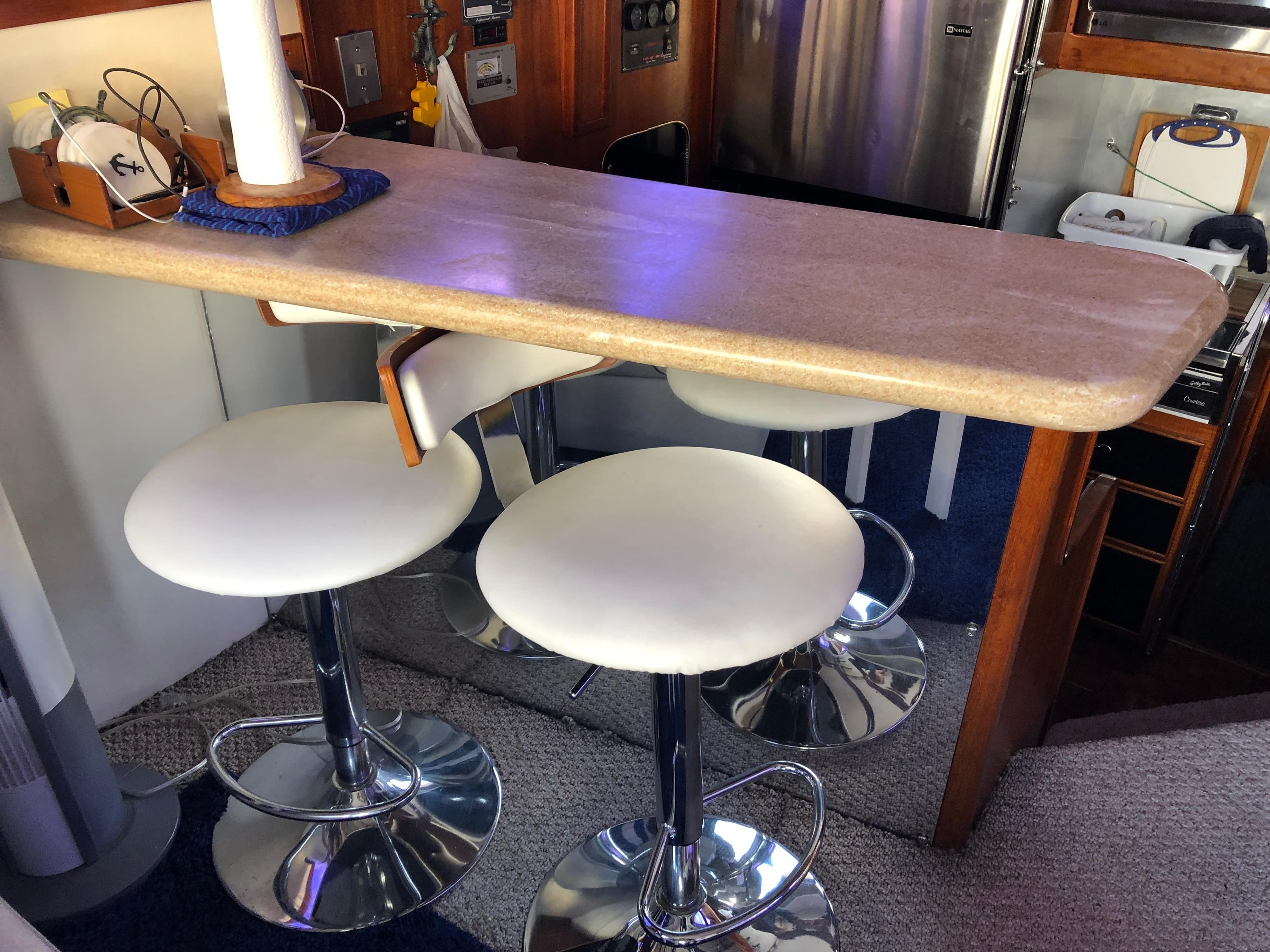 1985 Chris-Craft Sport Fisher