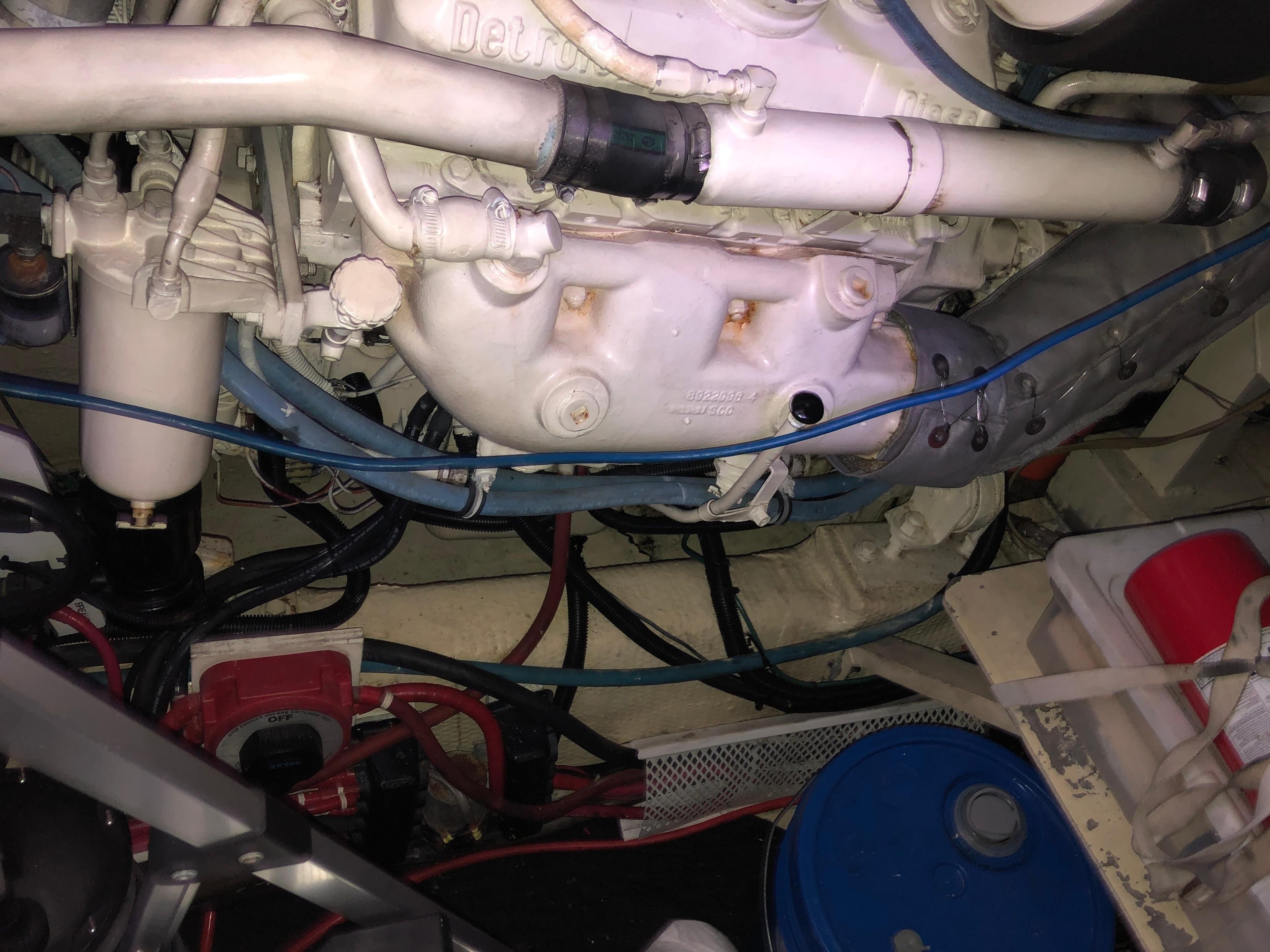 1985 Chris-Craft Sport Fisher
