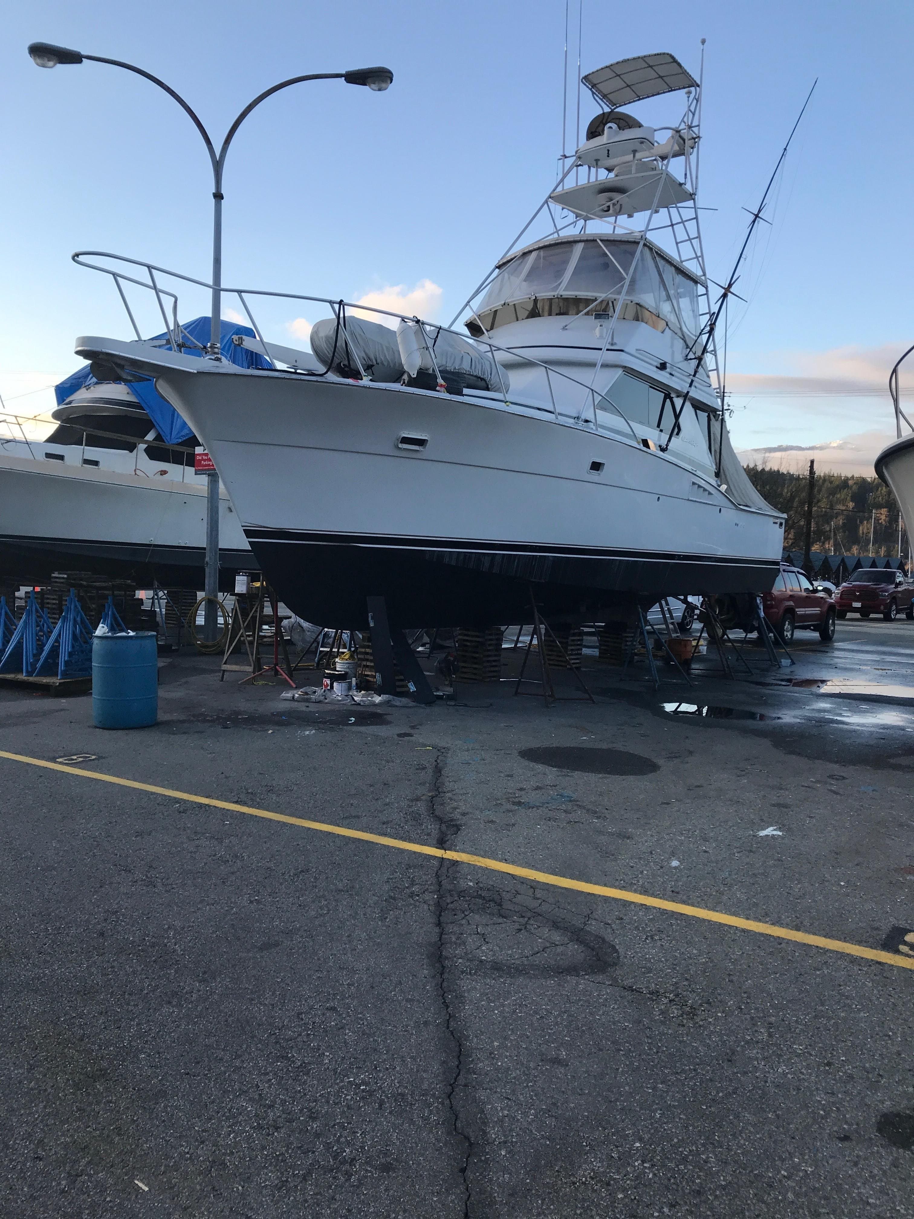 1985 Chris-Craft Sport Fisher