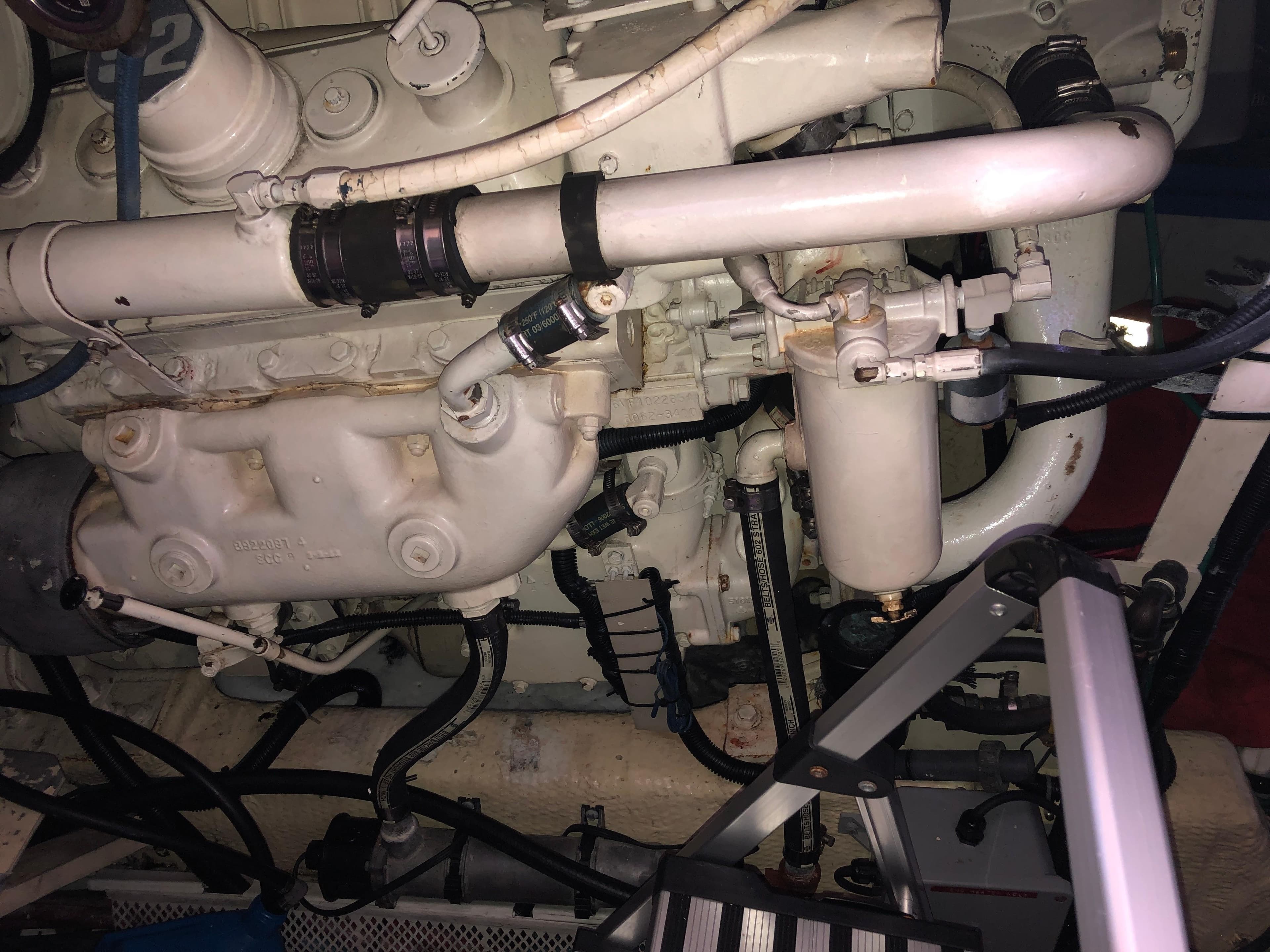 1985 Chris-Craft Sport Fisher