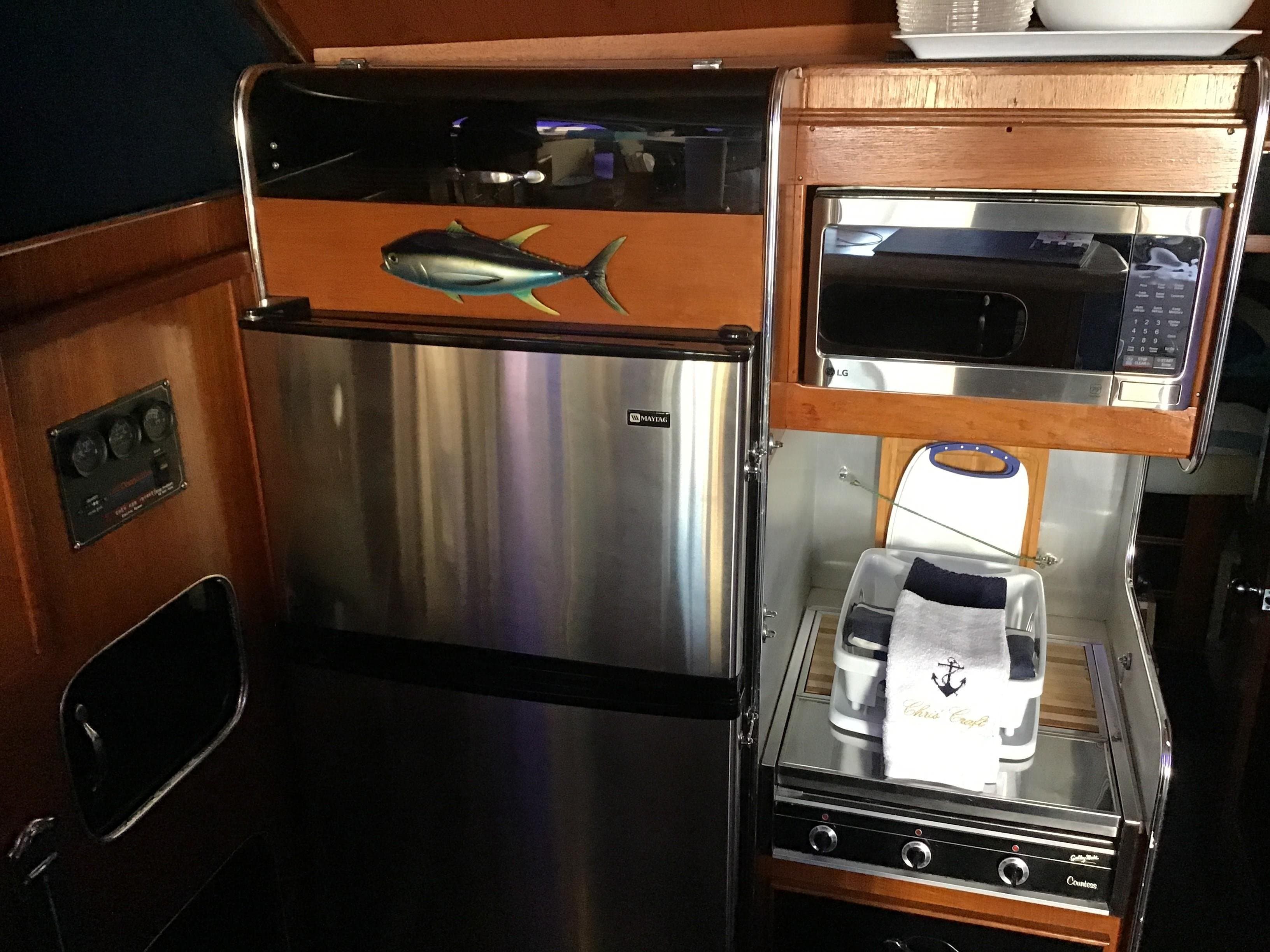 1985 Chris-Craft Sport Fisher