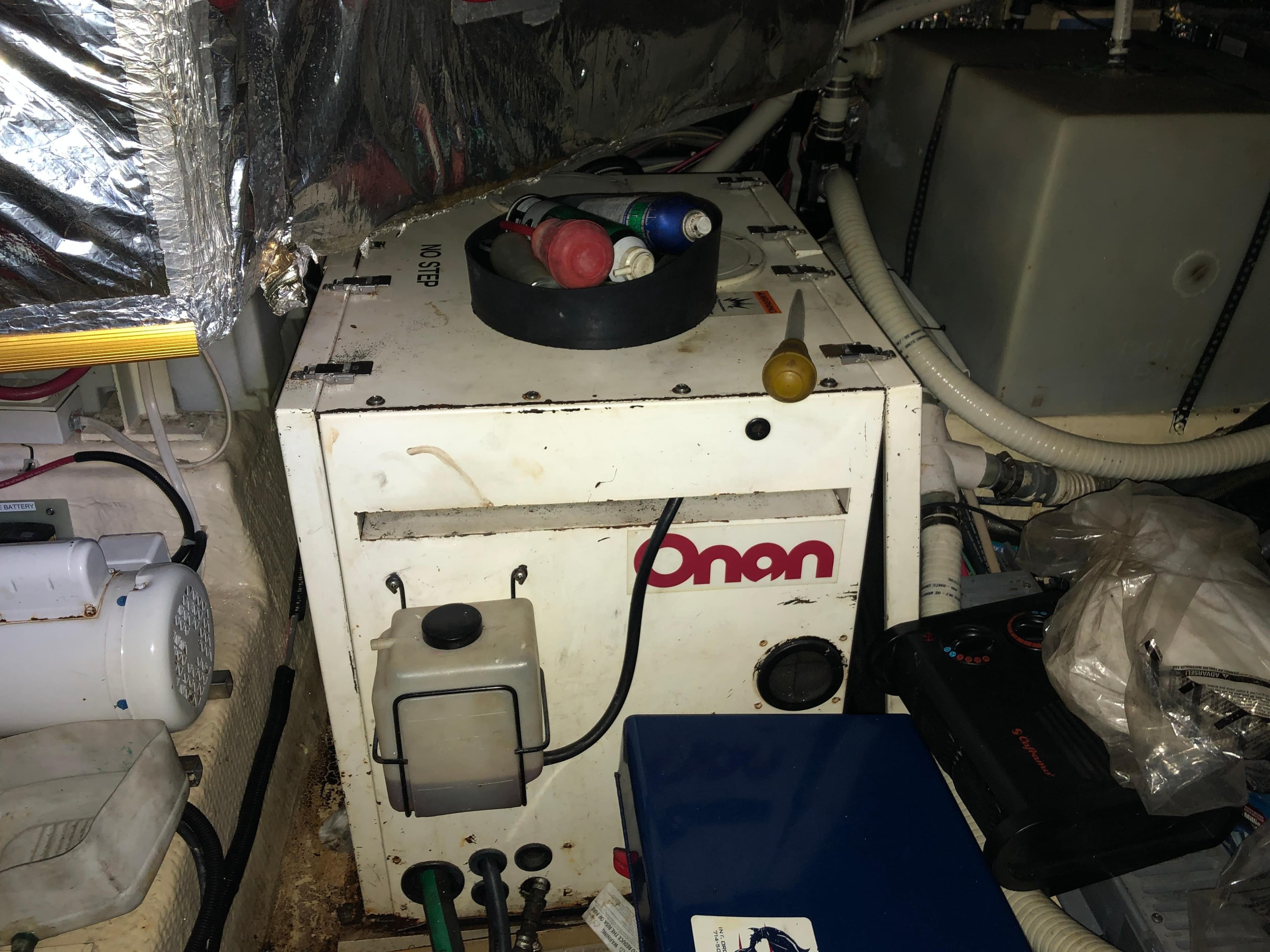 1985 Chris-Craft Sport Fisher