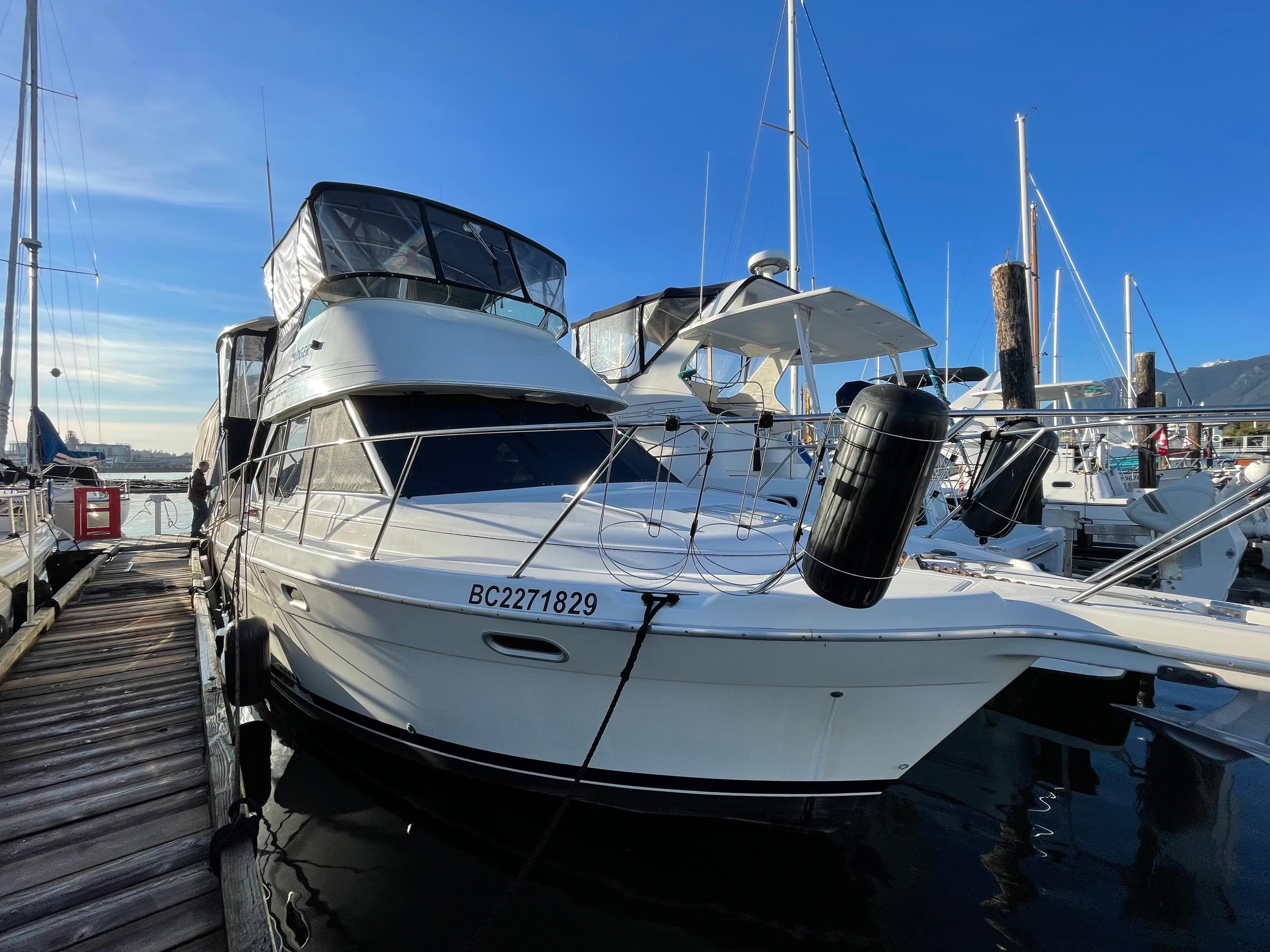 1998 Bayliner 4087 Aft Cabin Motoryacht