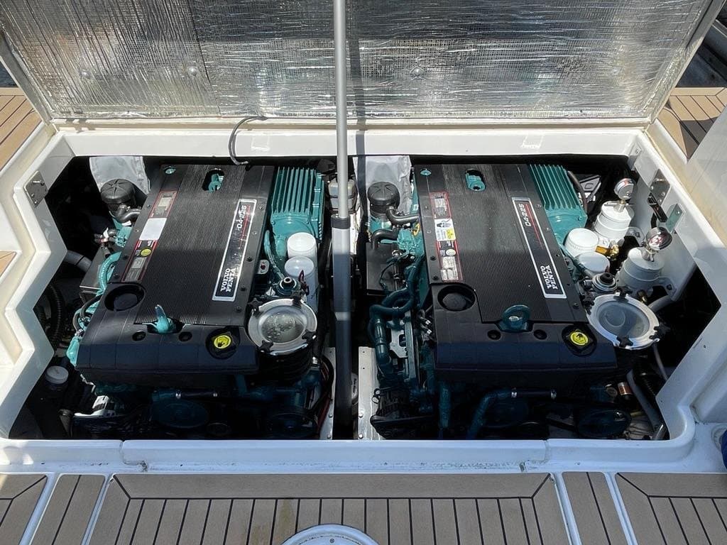 2008 Striper 2901 Walk Around