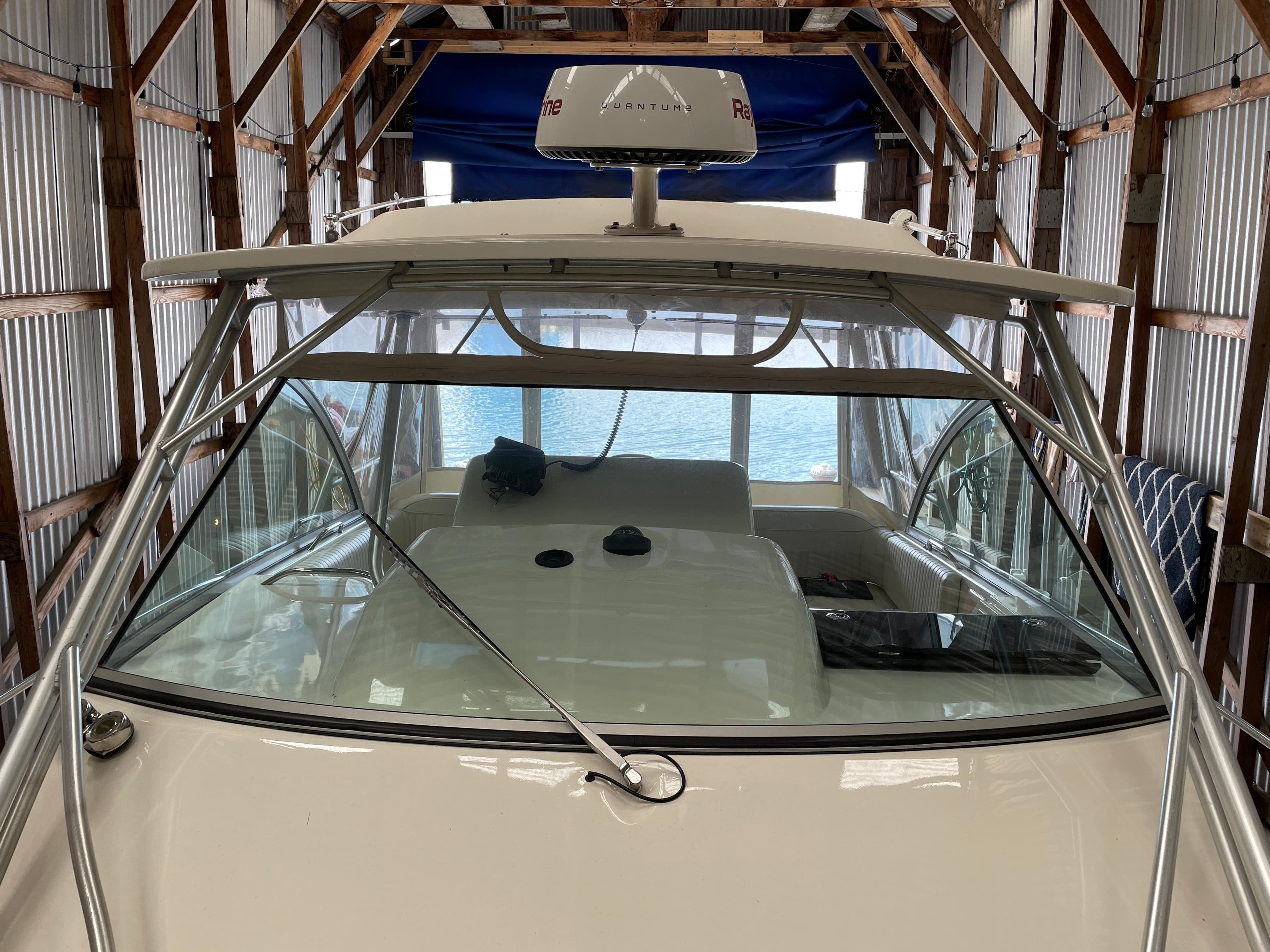 2004 Grady-White 330