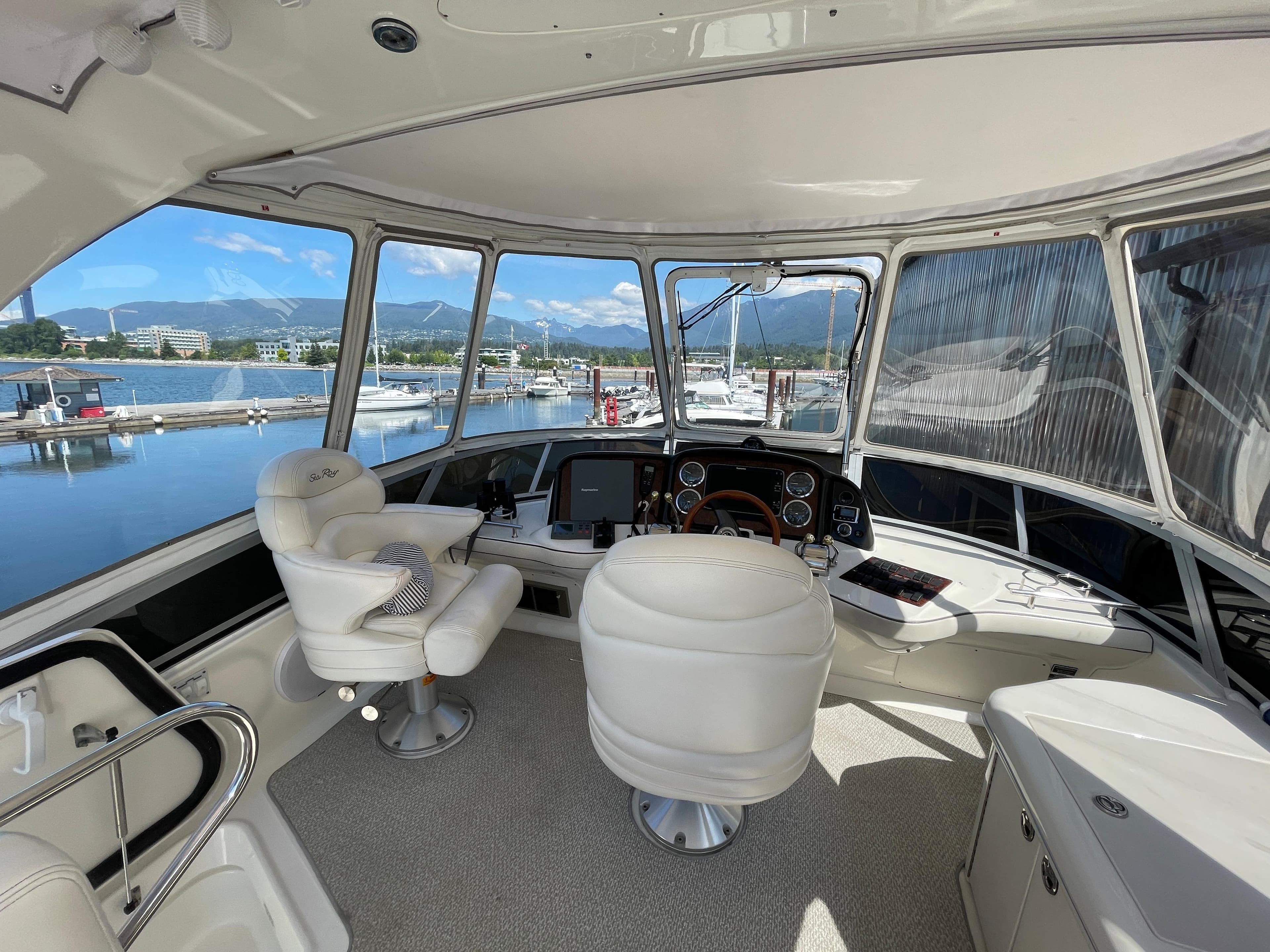 2004 Sea Ray 42 Sedan Bridge