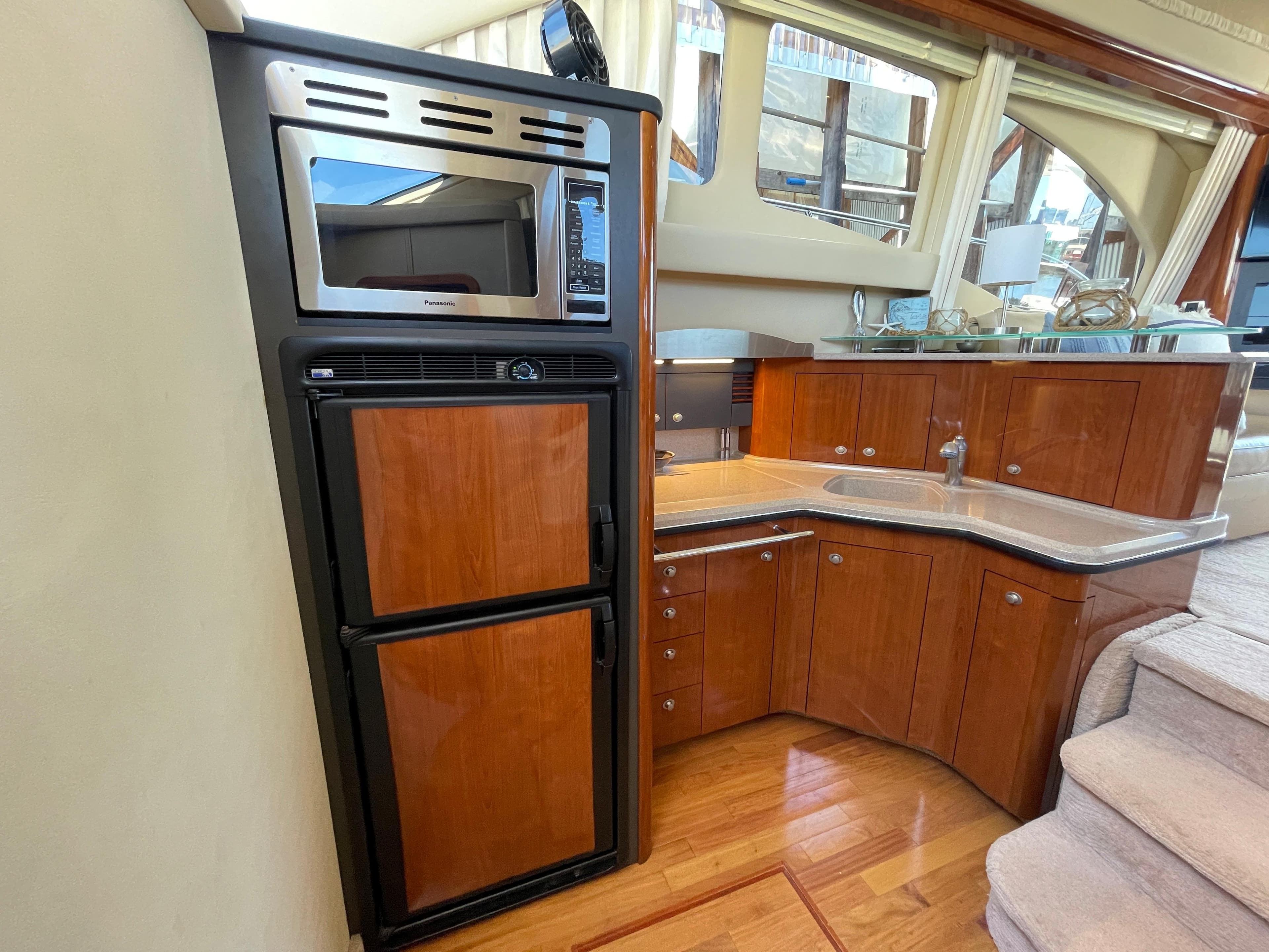2004 Sea Ray 42 Sedan Bridge