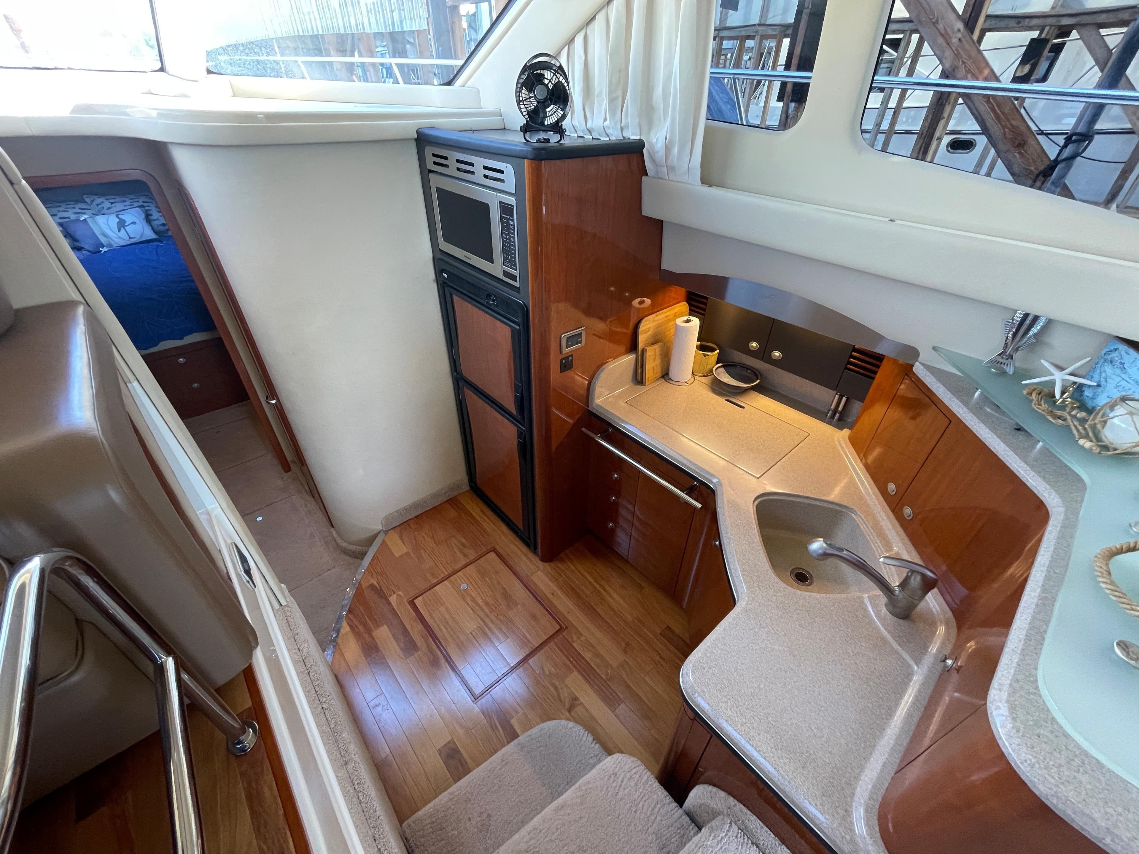 2004 Sea Ray 42 Sedan Bridge