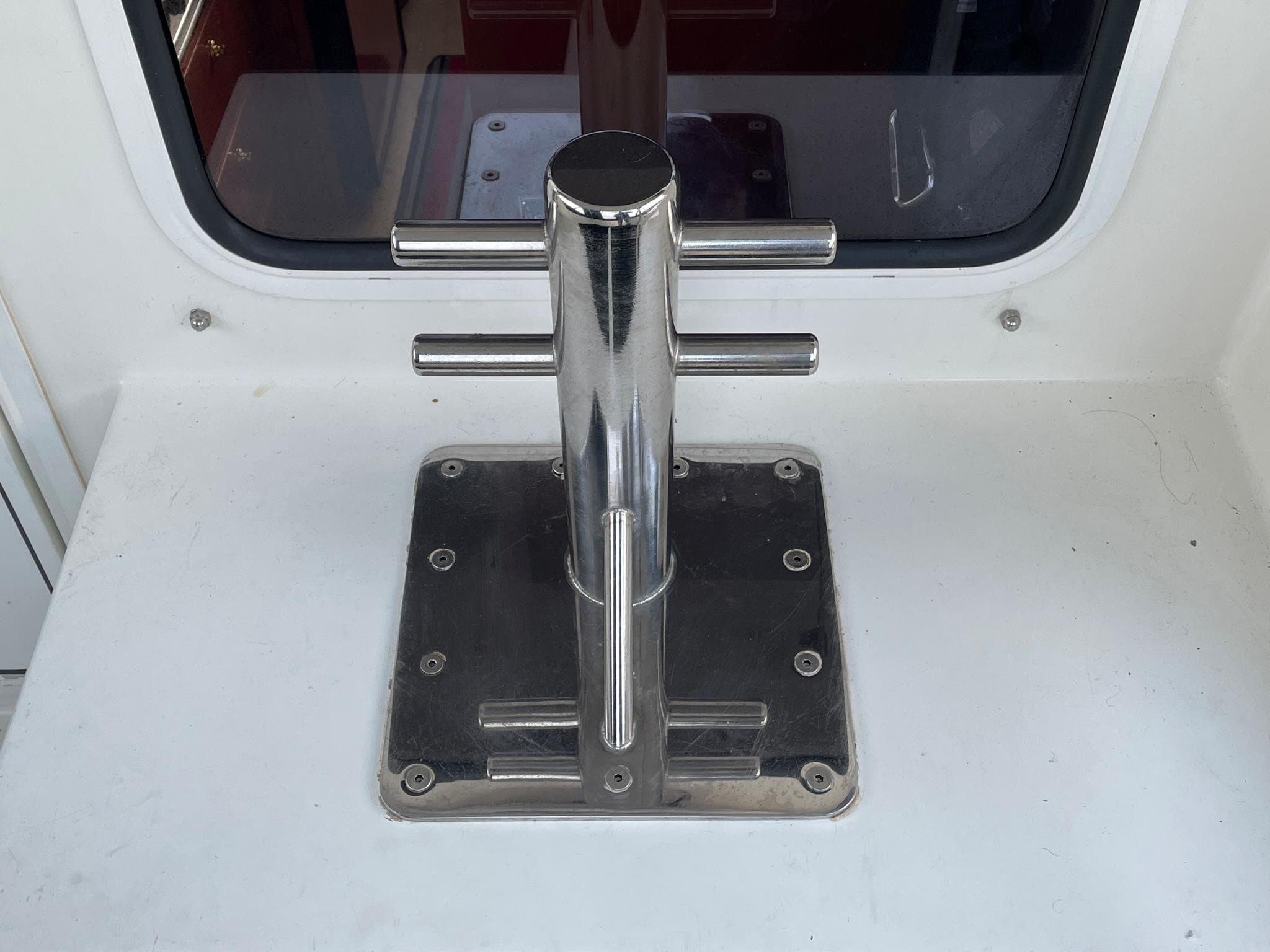 2005 Zeta 30 Flybridge Cruiser