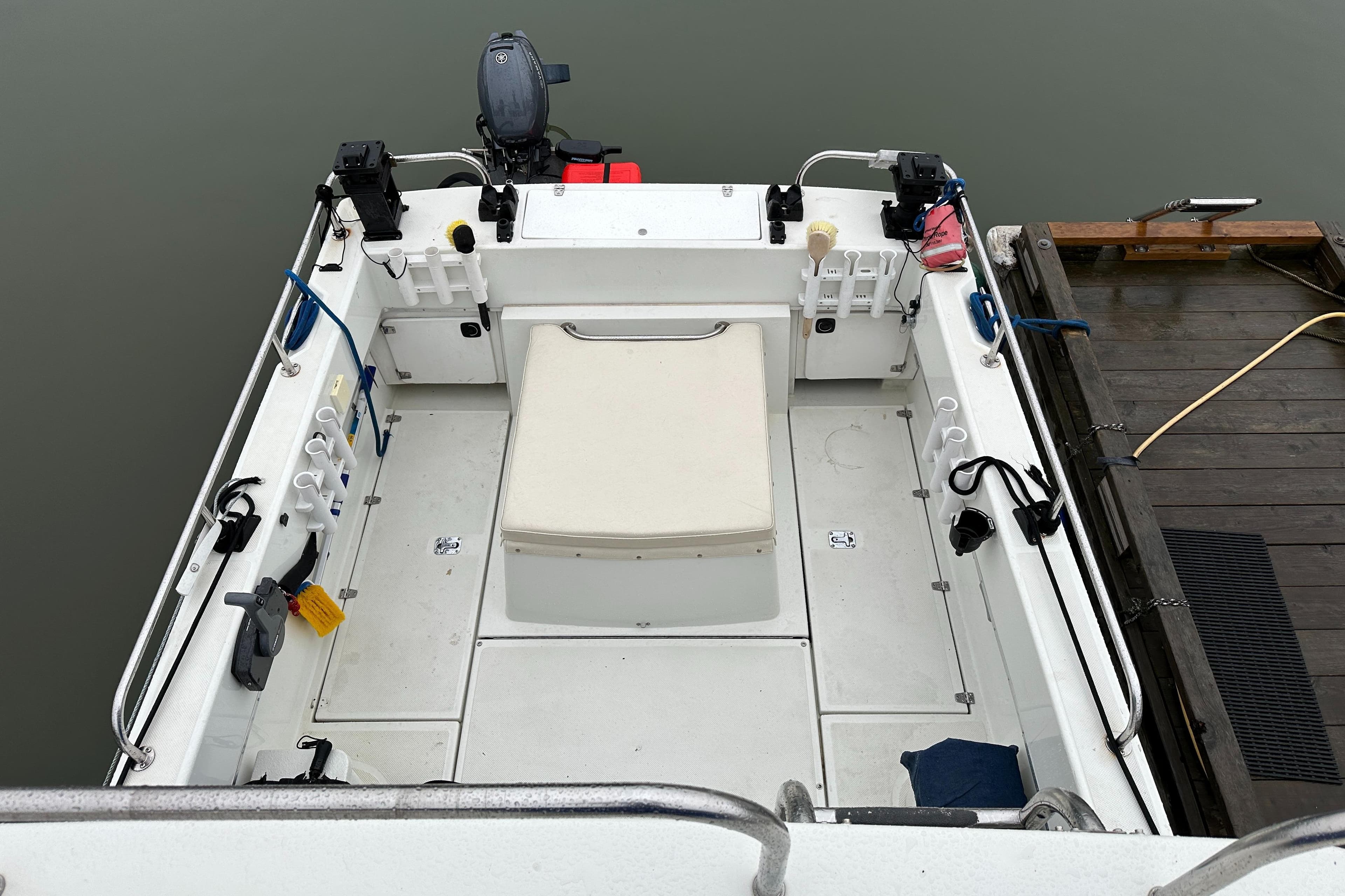 2000 Skagit Orca 27 XLC flybridge