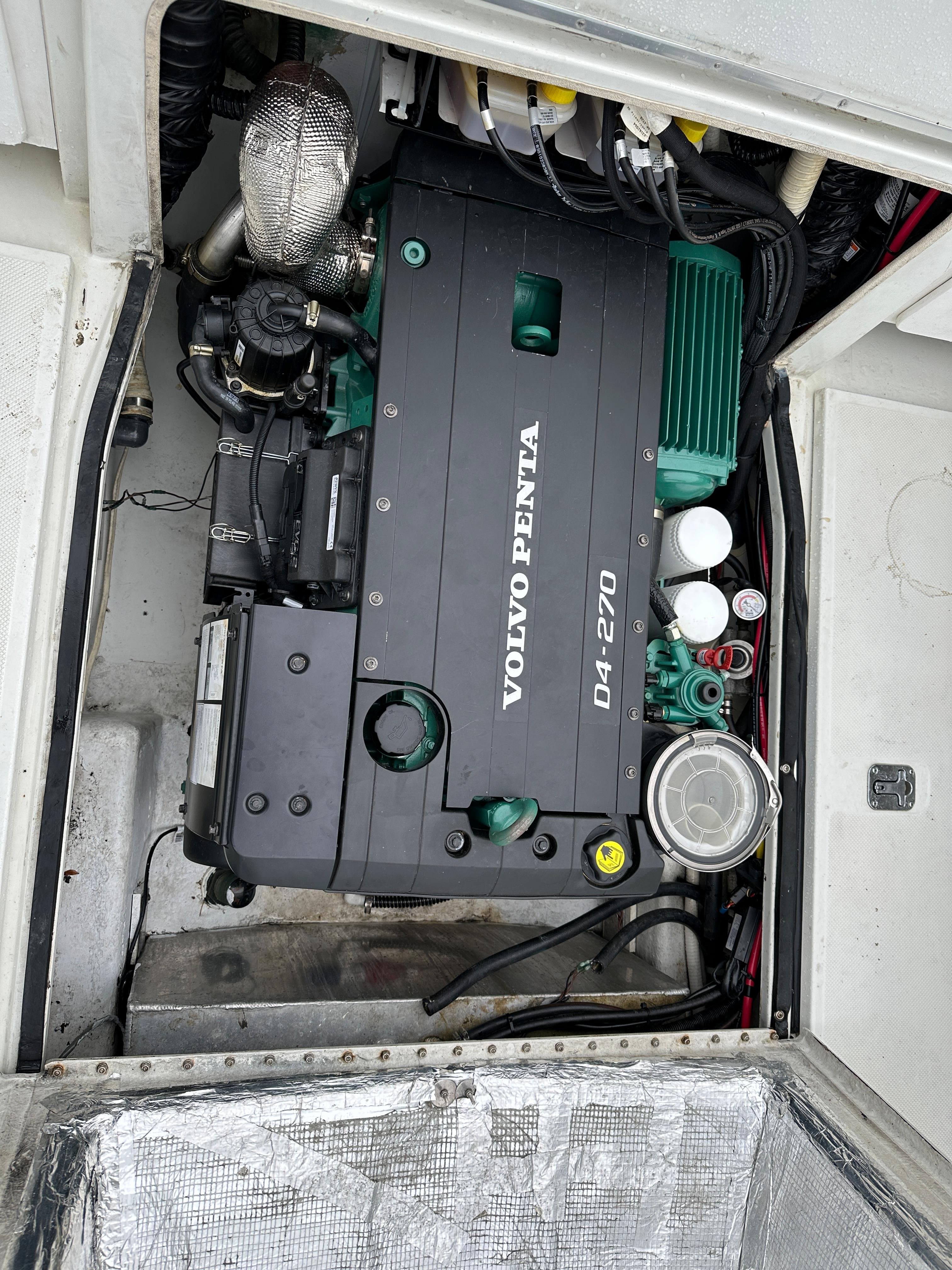 2000 Skagit Orca 27 XLC flybridge