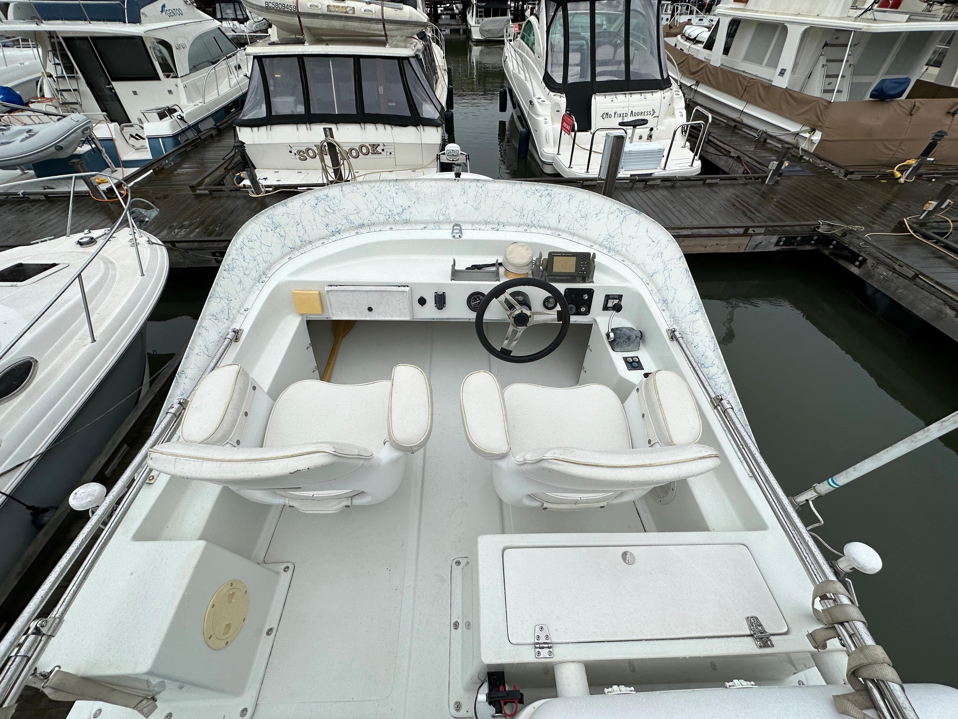 2000 Skagit Orca 27 XLC flybridge