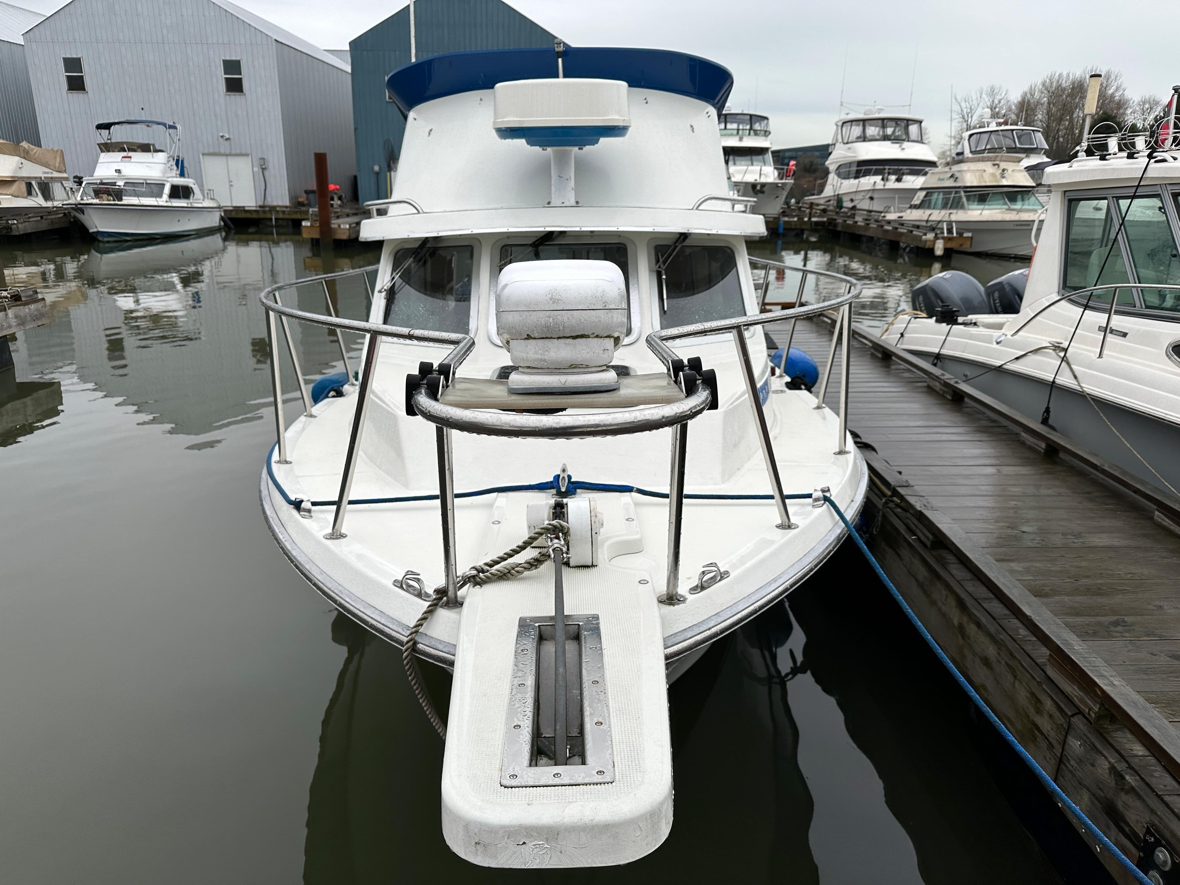 2000 Skagit Orca 27 XLC flybridge
