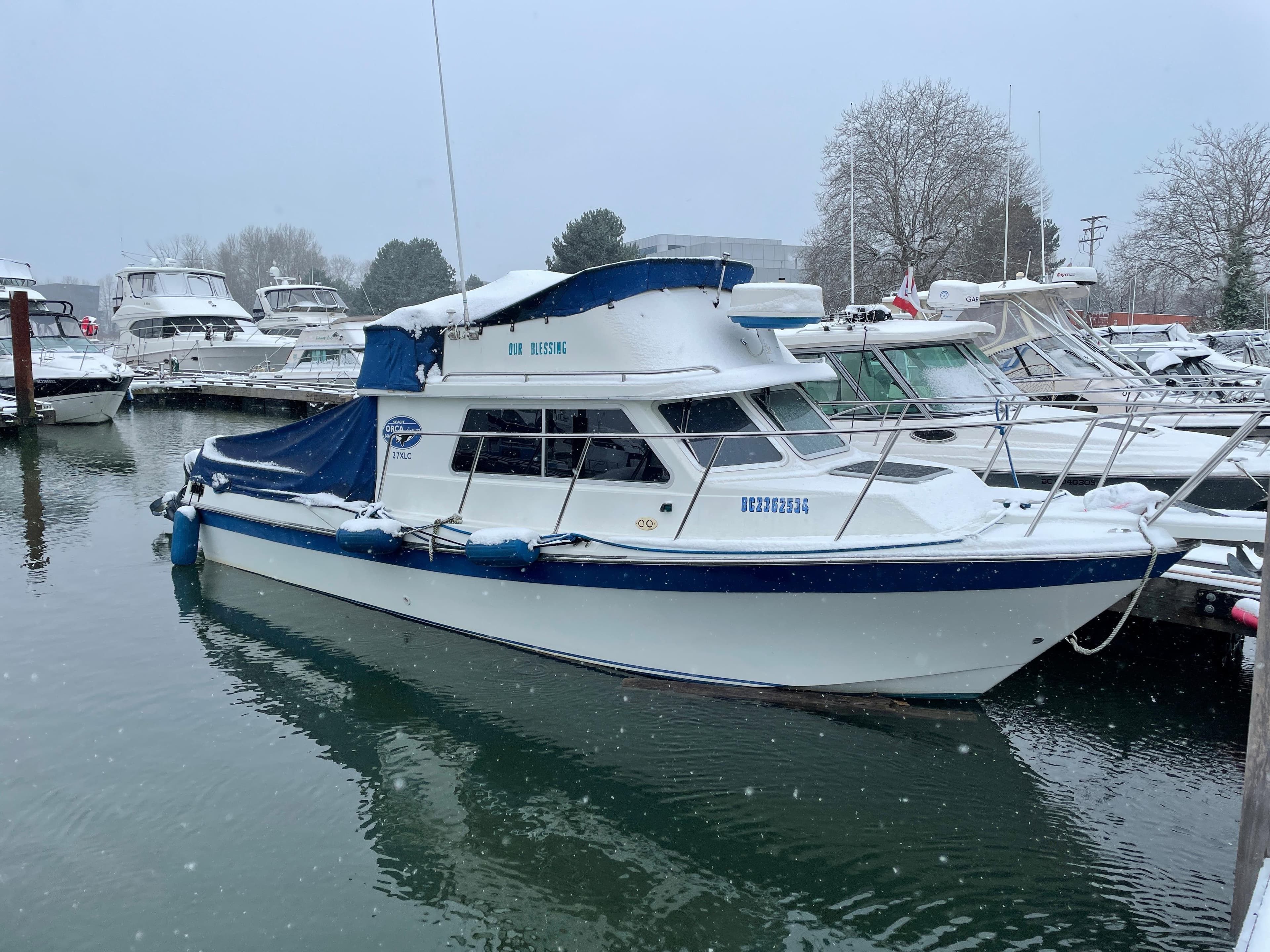 2000 Skagit Orca 27 XLC flybridge