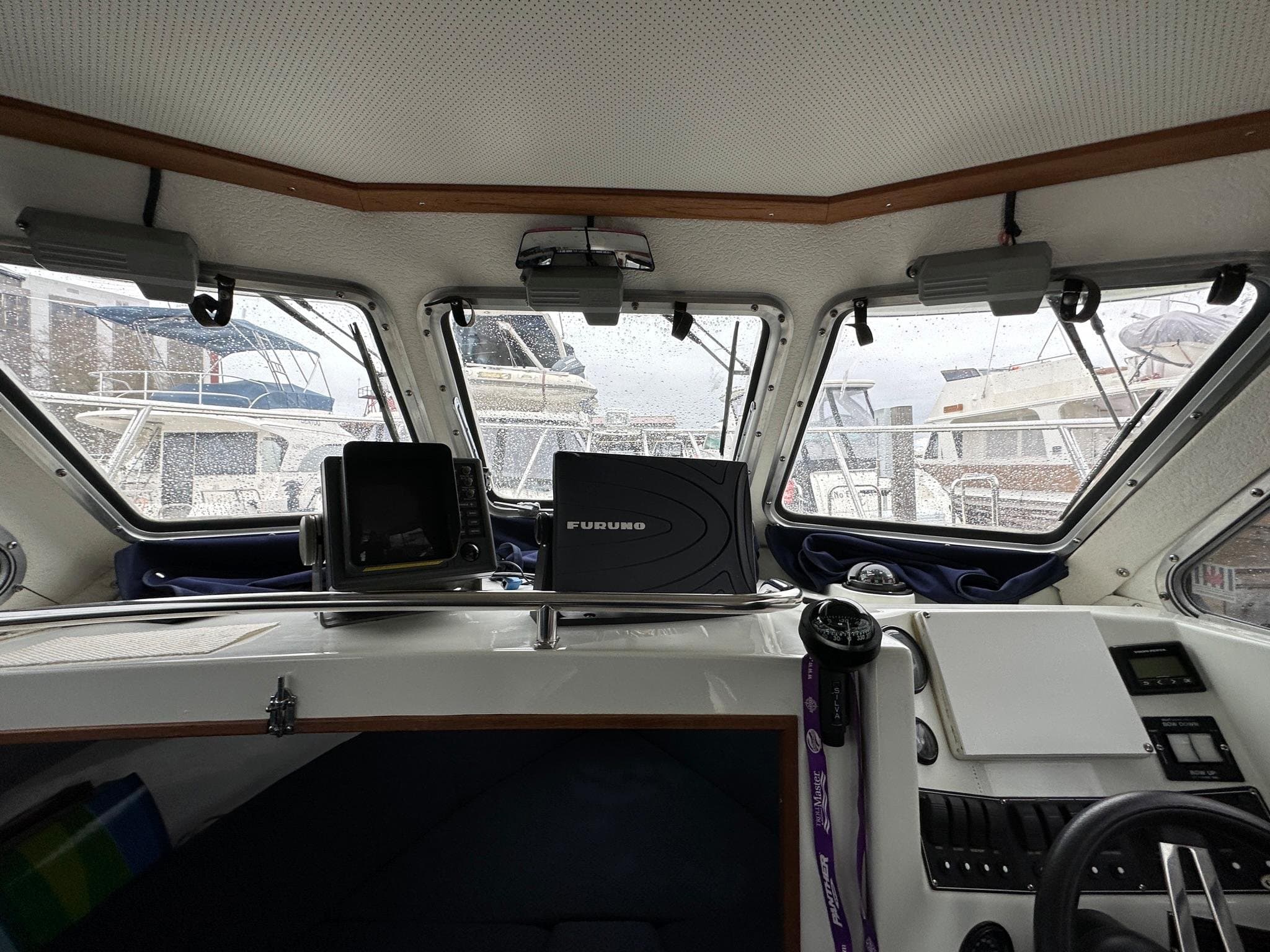 2000 Skagit Orca 27 XLC flybridge