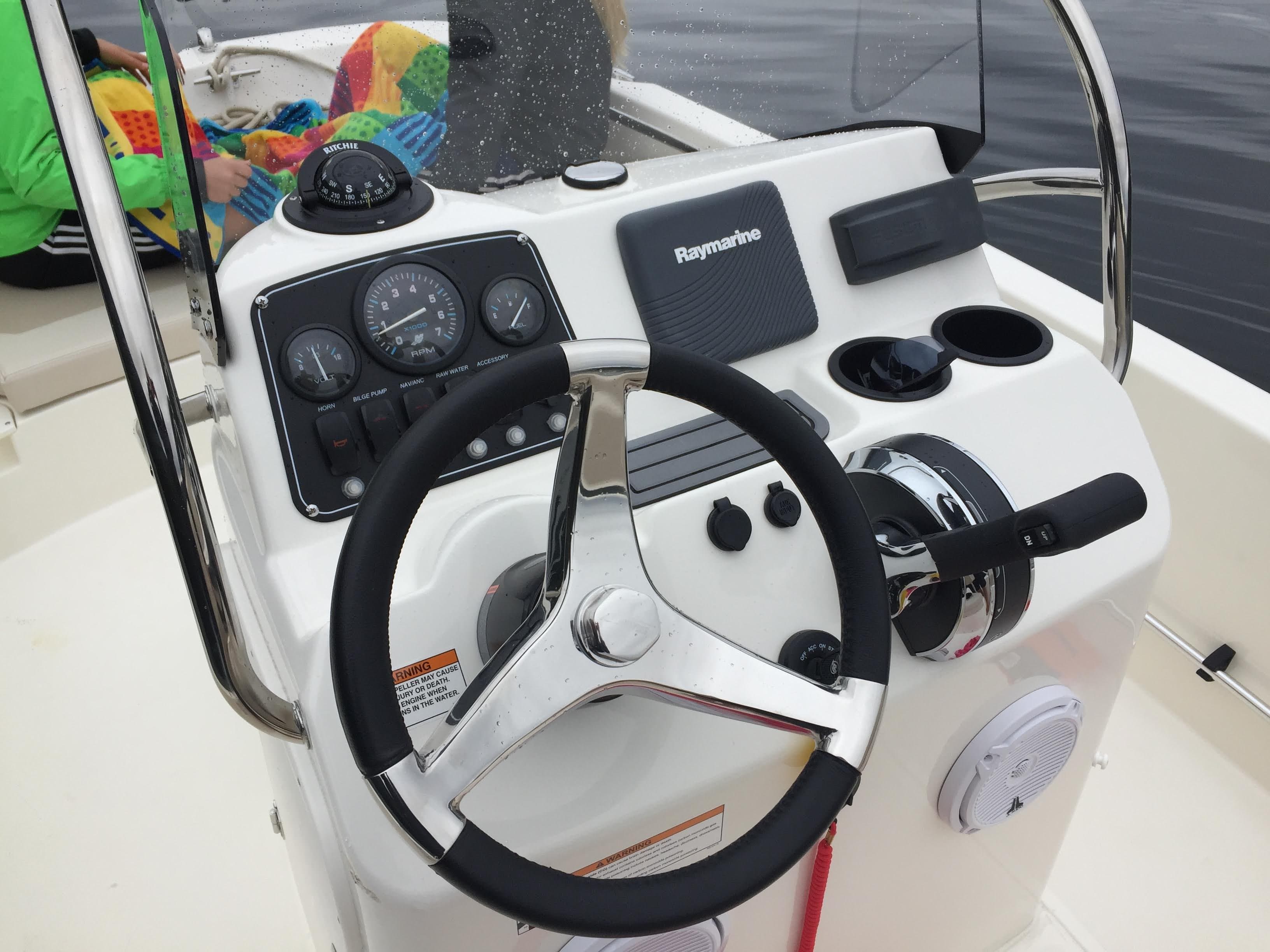 2017 Boston Whaler Dauntless 17