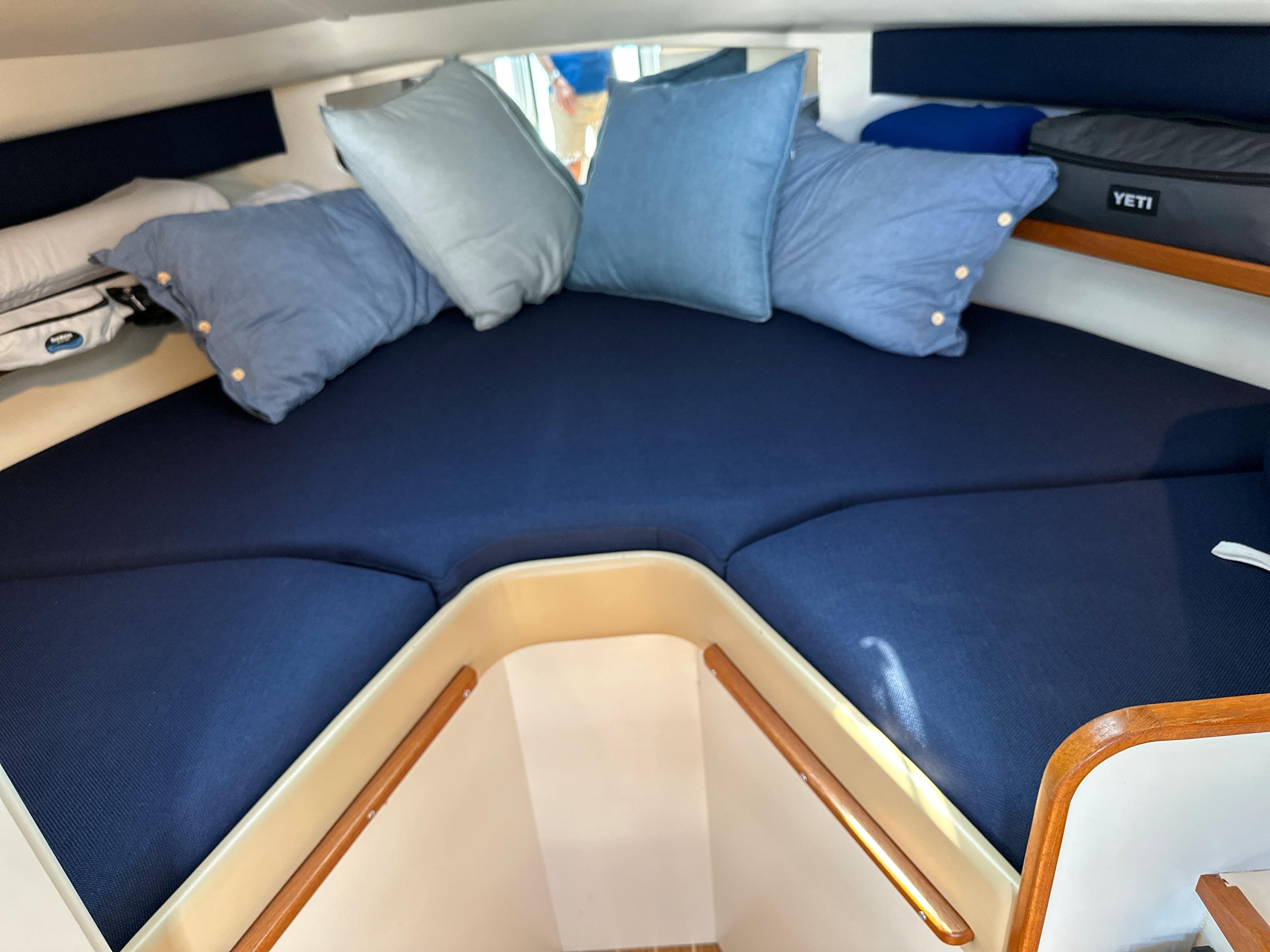 2002 Tiara Yachts Coronet