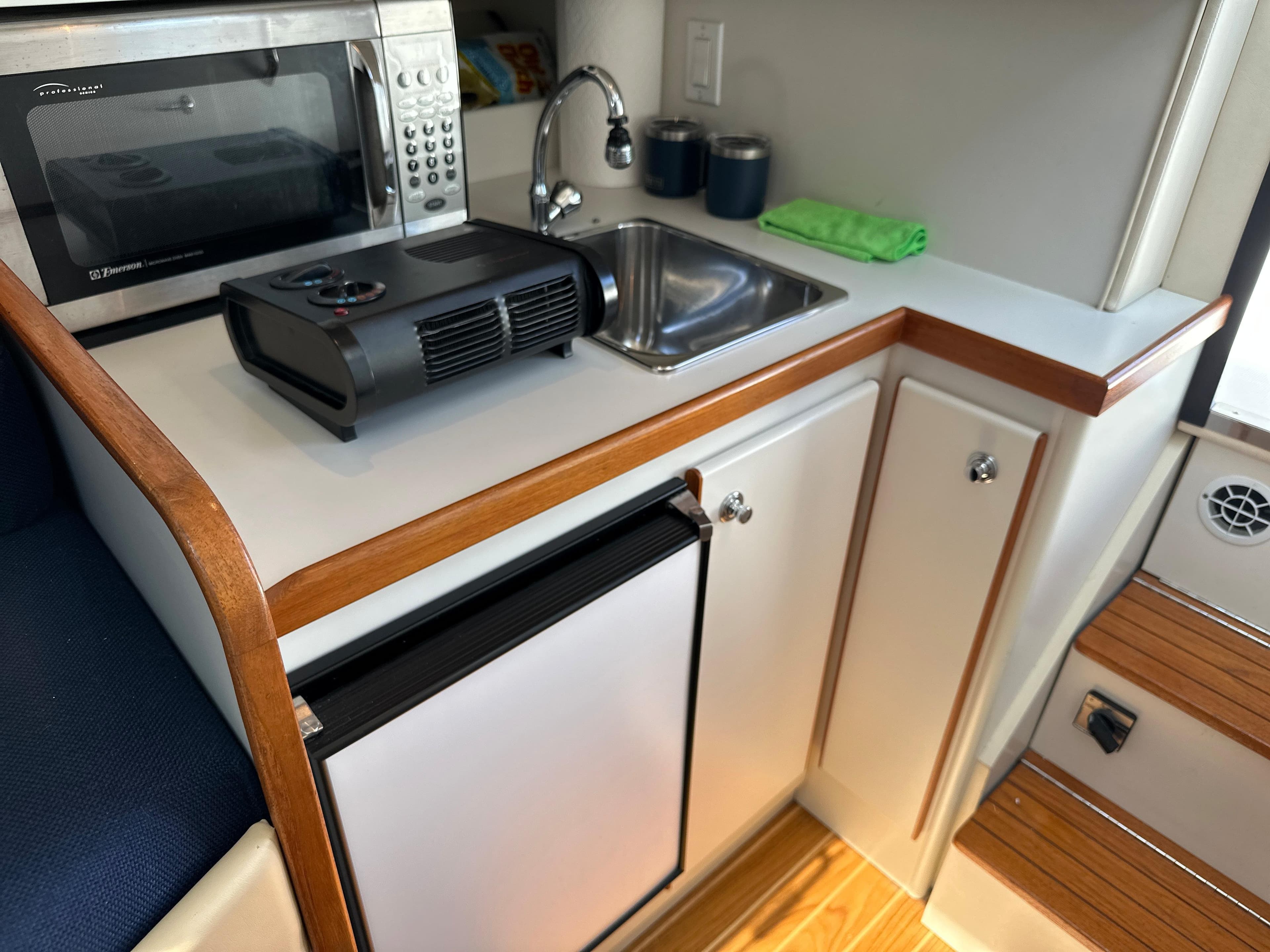 2002 Tiara Yachts Coronet