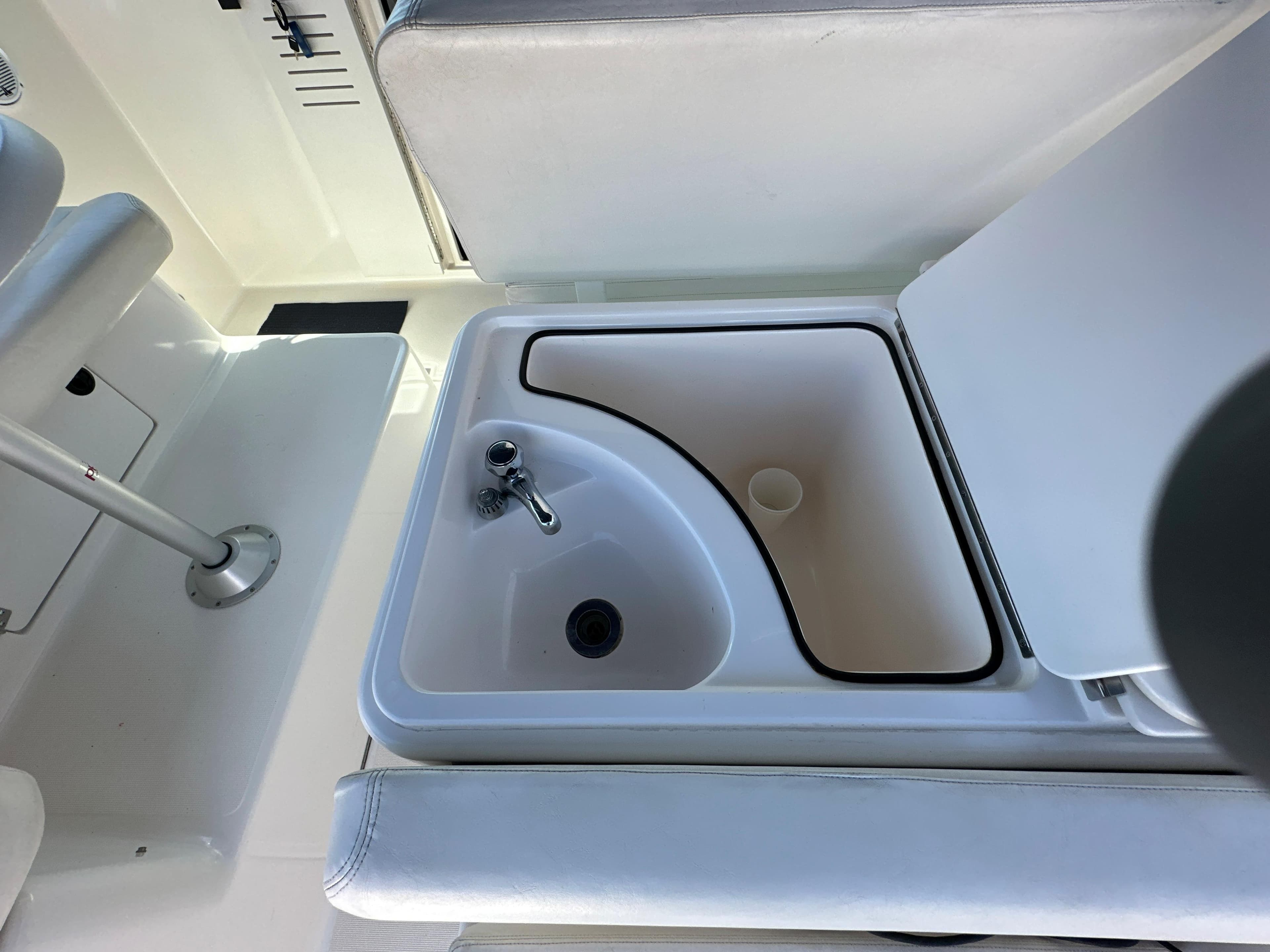 2002 Tiara Yachts Coronet