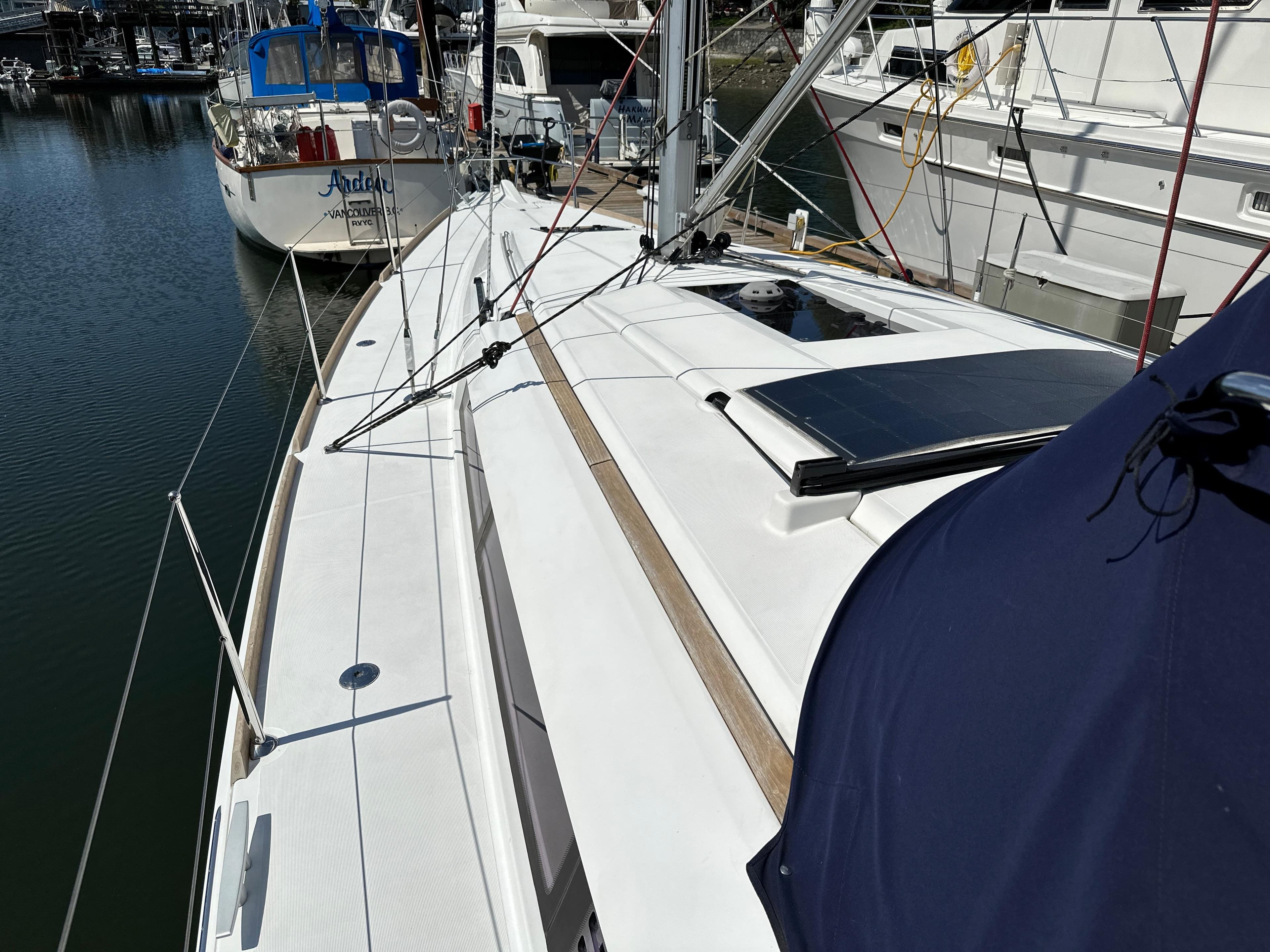 2015 Jeanneau Sun Odyssey 409