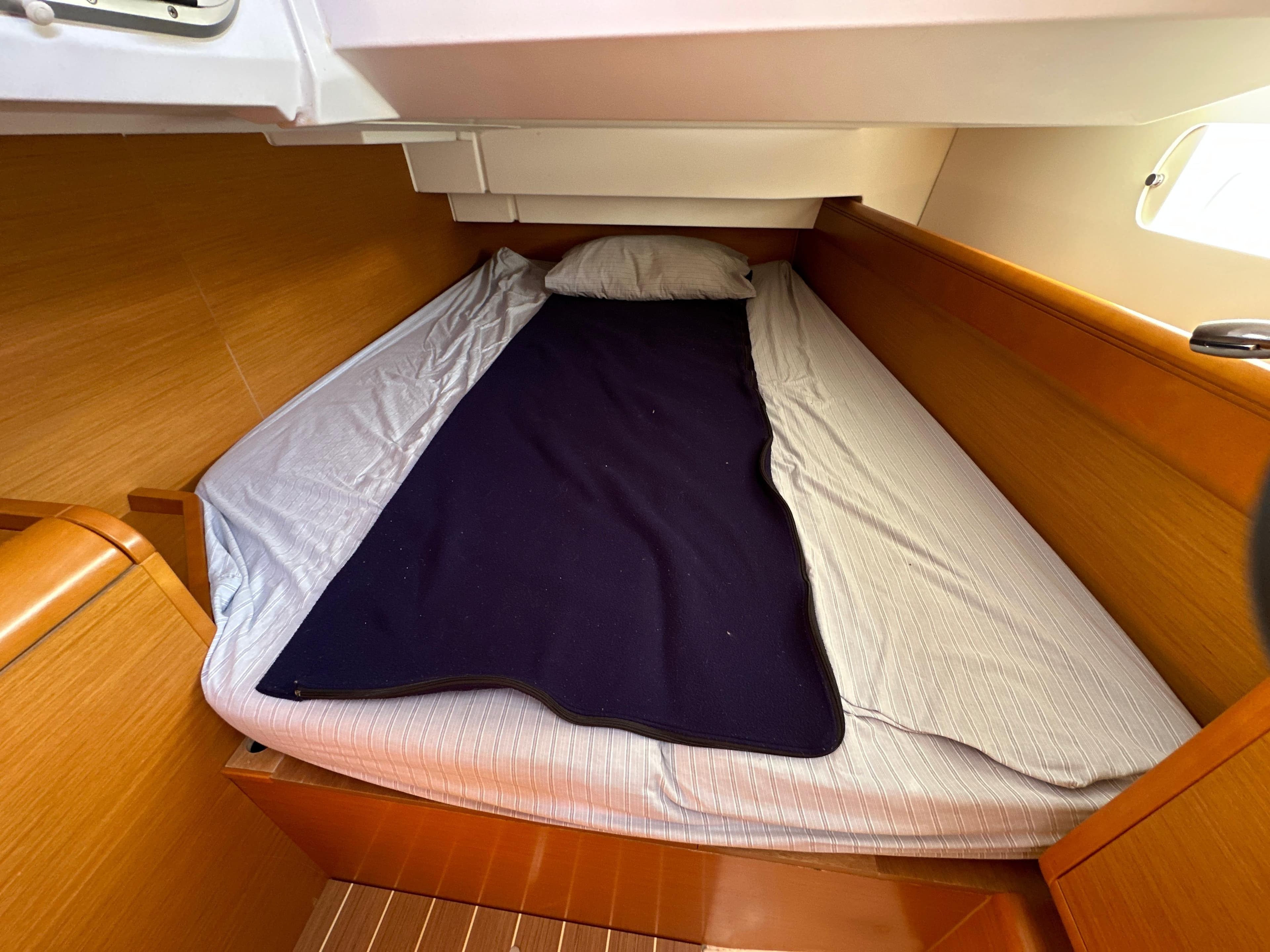 2015 Jeanneau Sun Odyssey 409