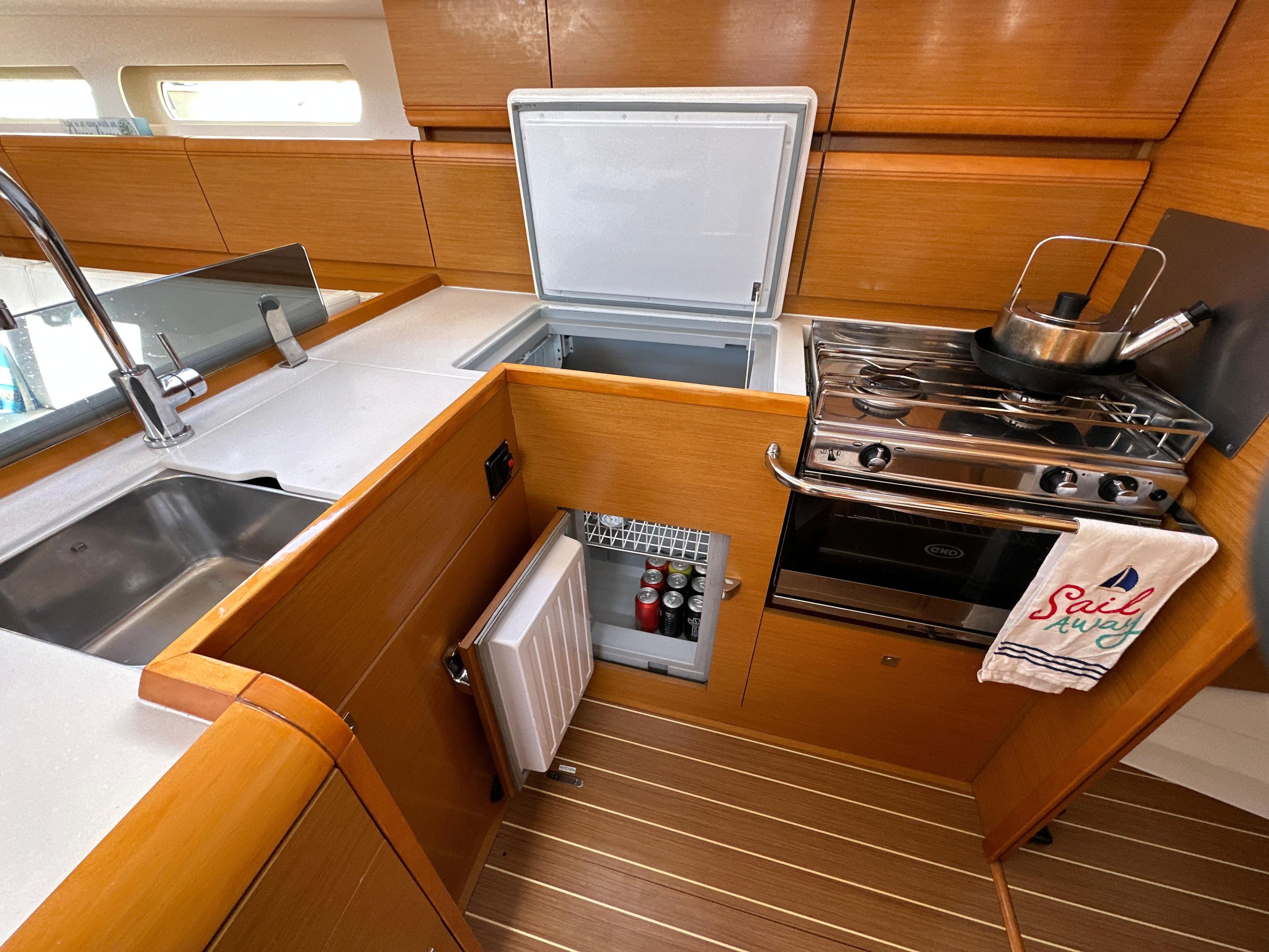 2015 Jeanneau Sun Odyssey 409