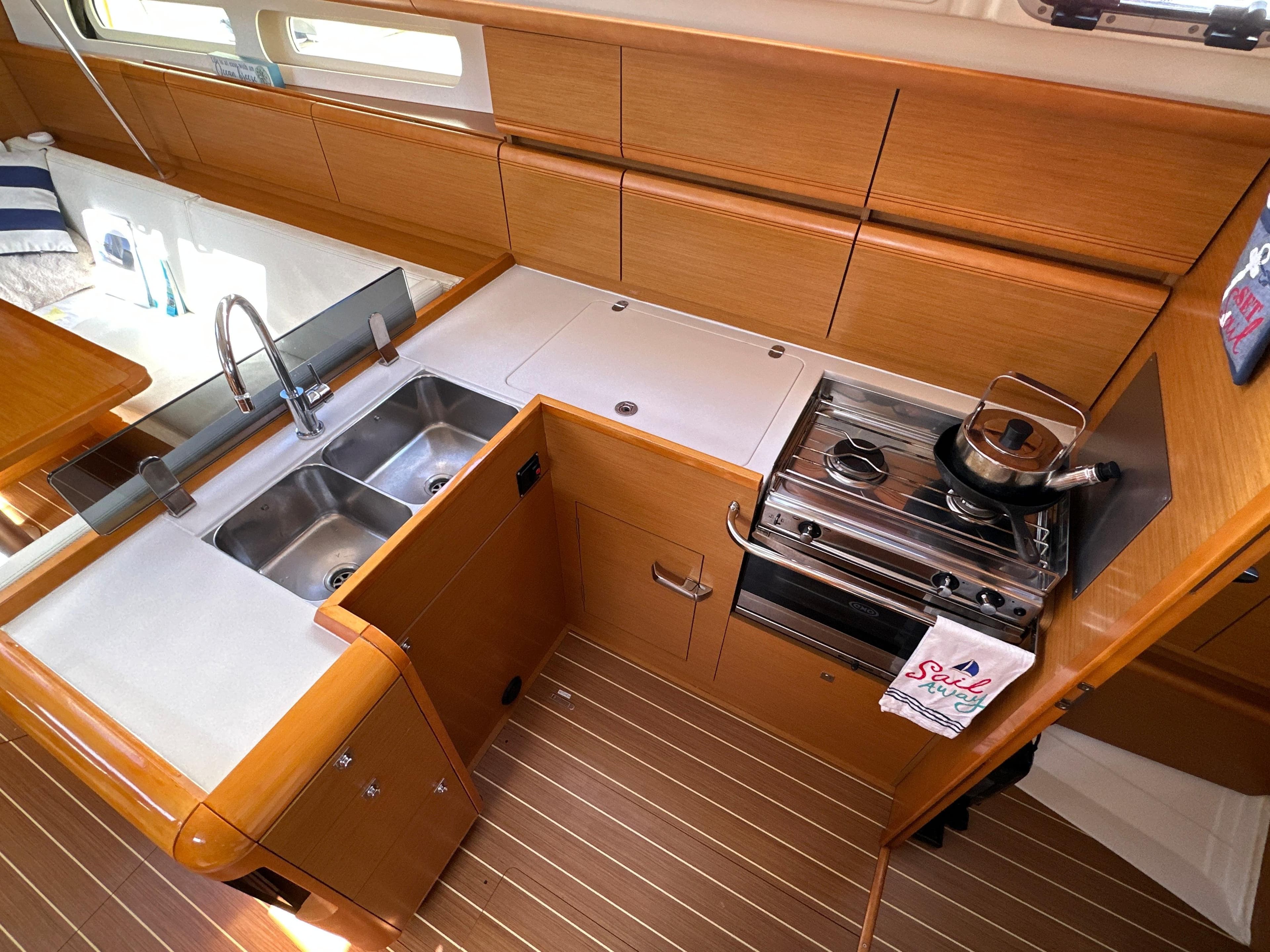2015 Jeanneau Sun Odyssey 409