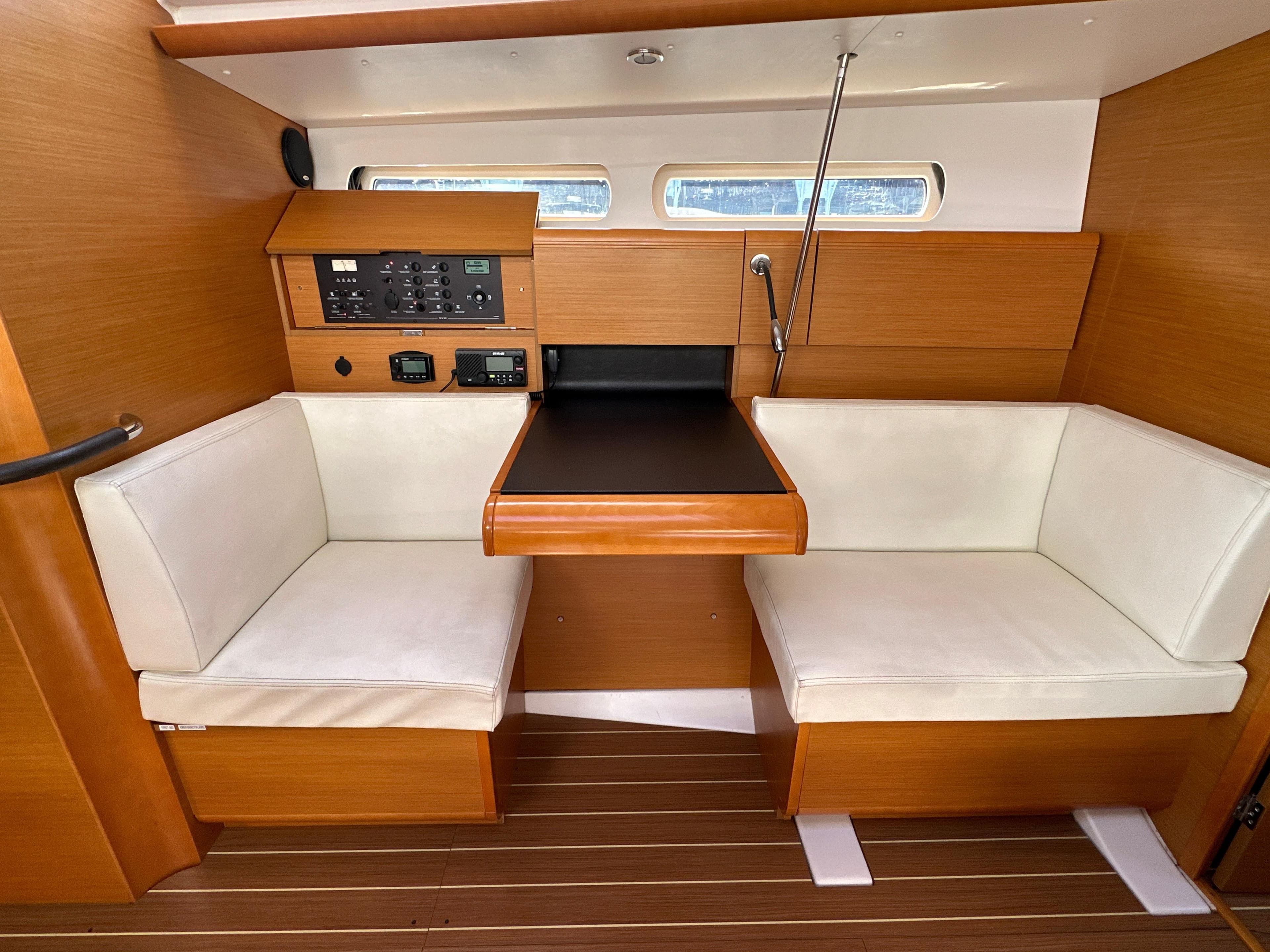 2015 Jeanneau Sun Odyssey 409