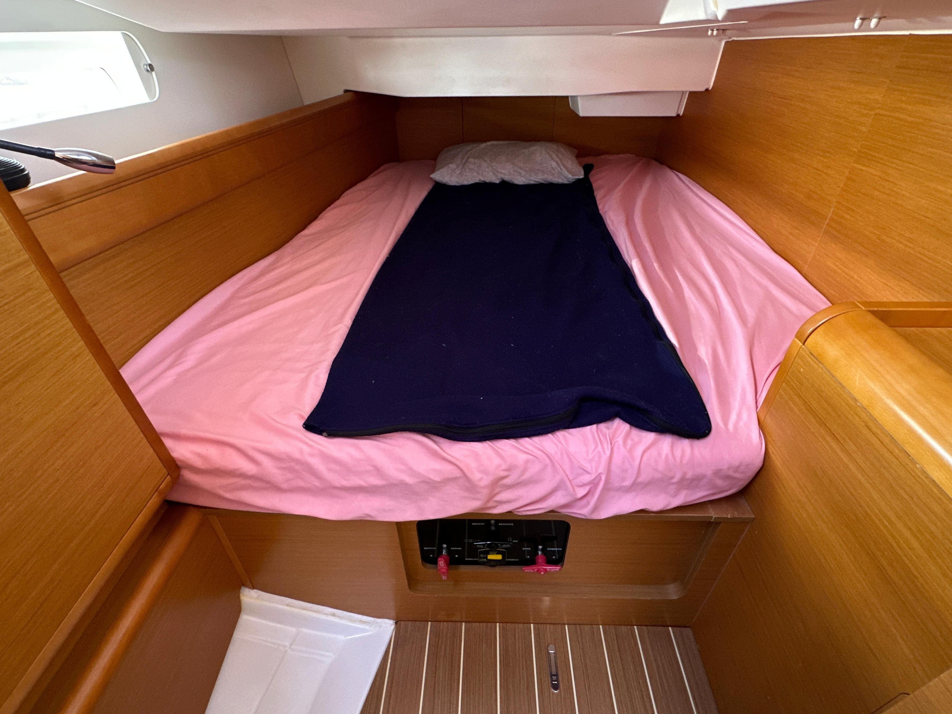 2015 Jeanneau Sun Odyssey 409