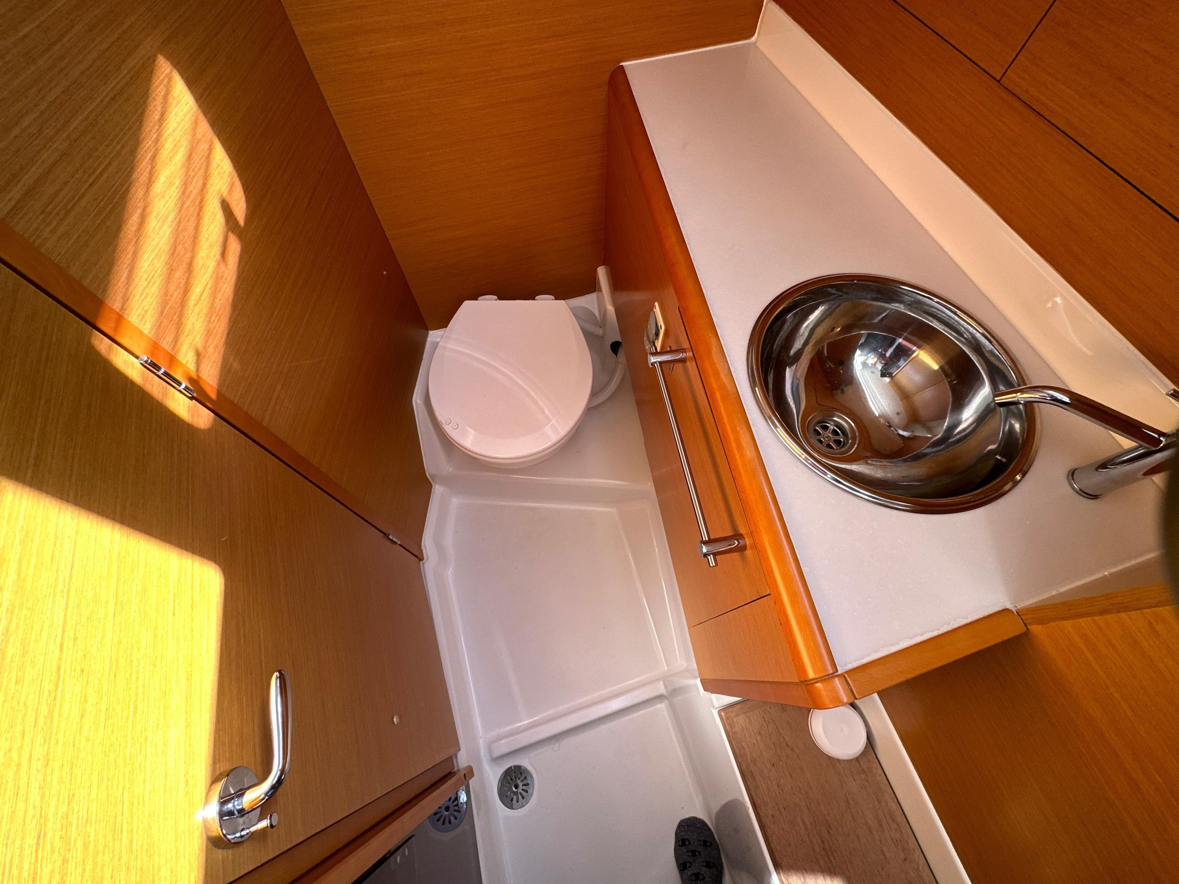 2015 Jeanneau Sun Odyssey 409