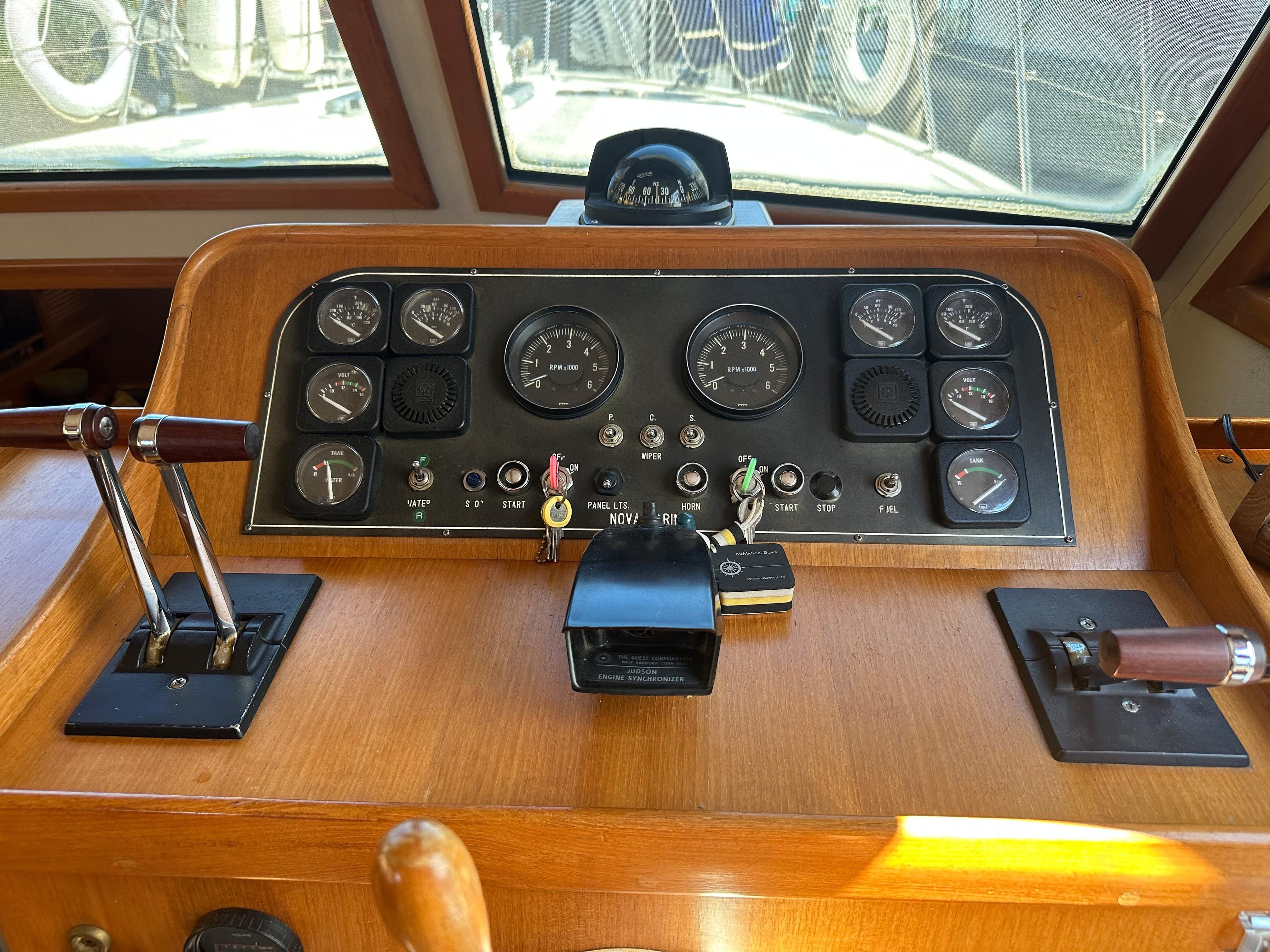 1985 Nova 40 Aft Cabin