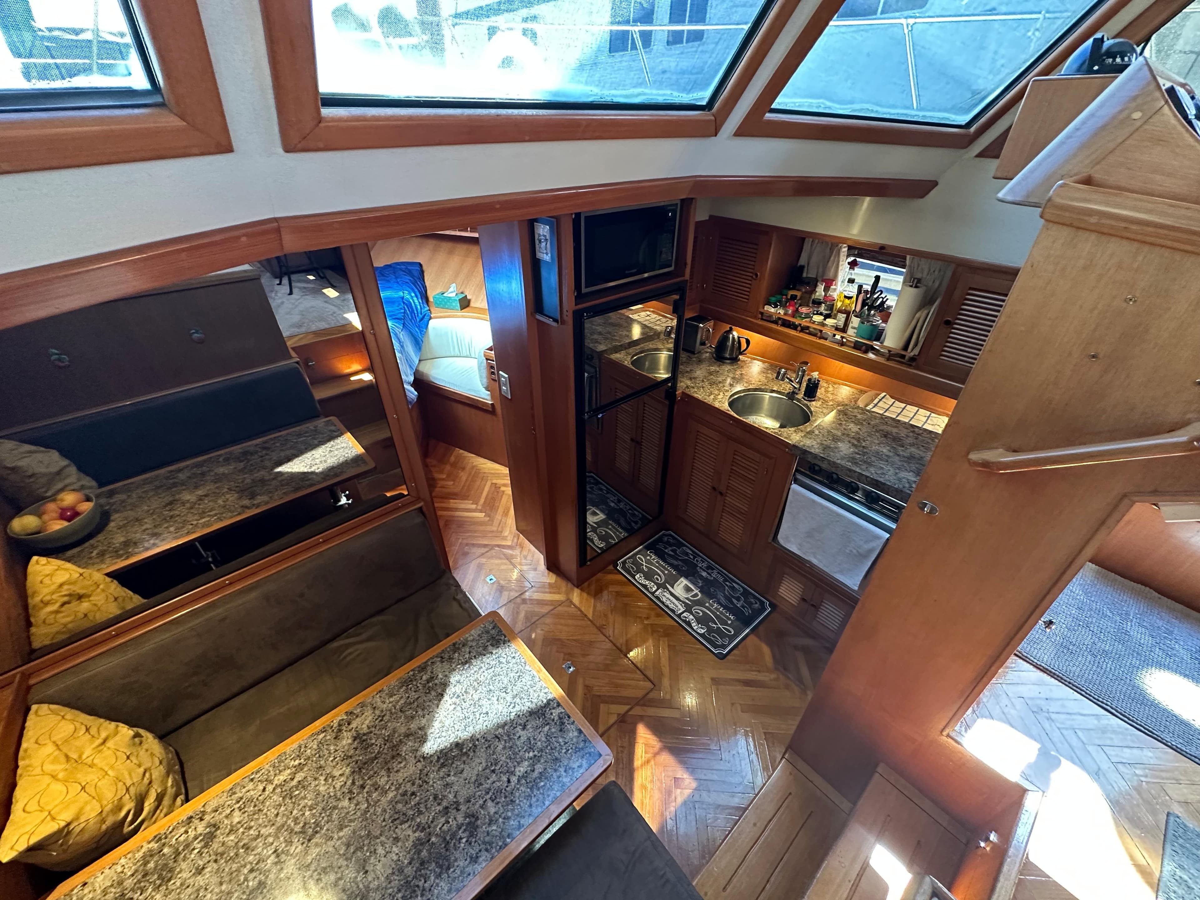 1985 Nova 40 Aft Cabin