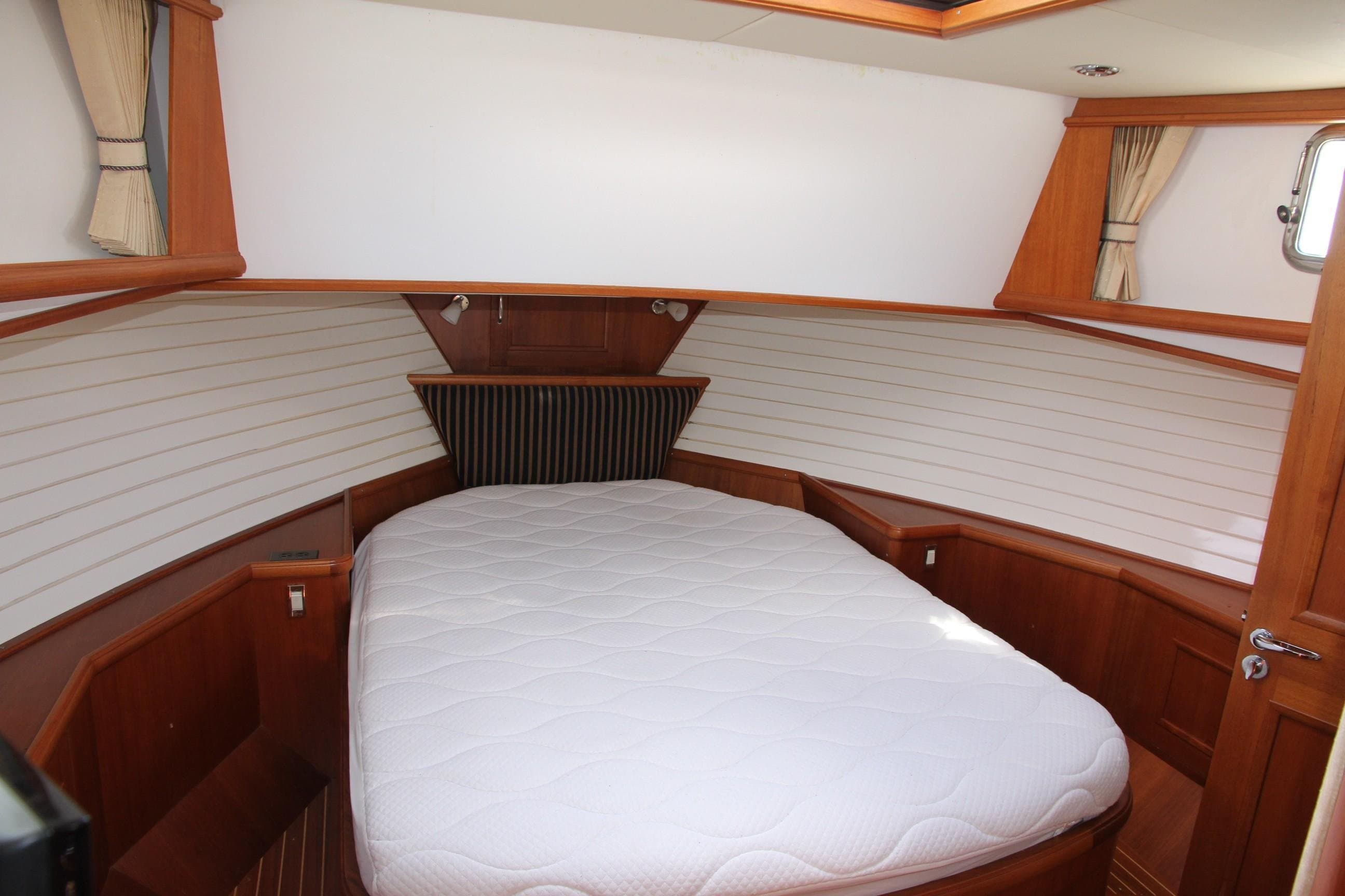 2006 Grand Banks 47 Europa