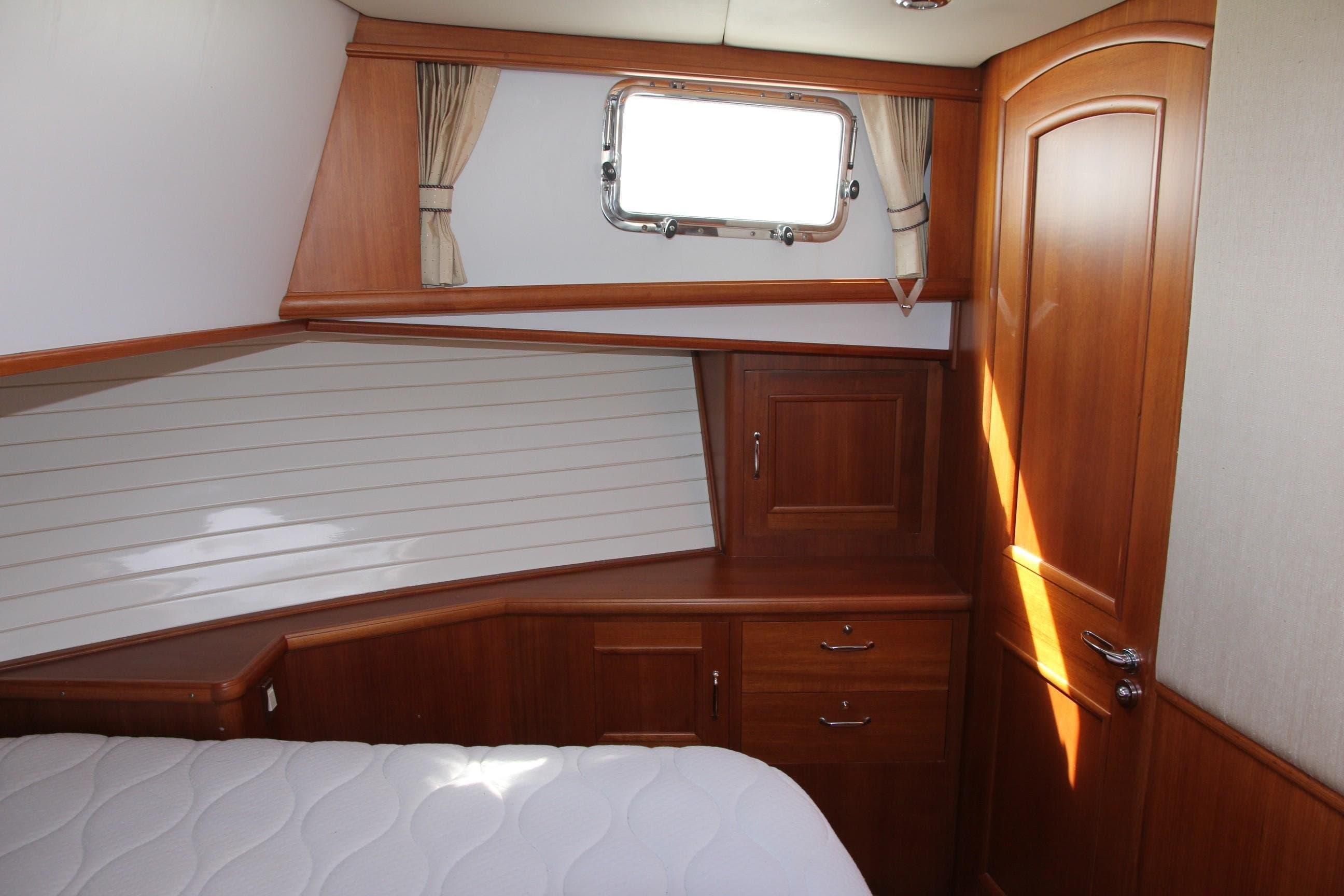 2006 Grand Banks 47 Europa