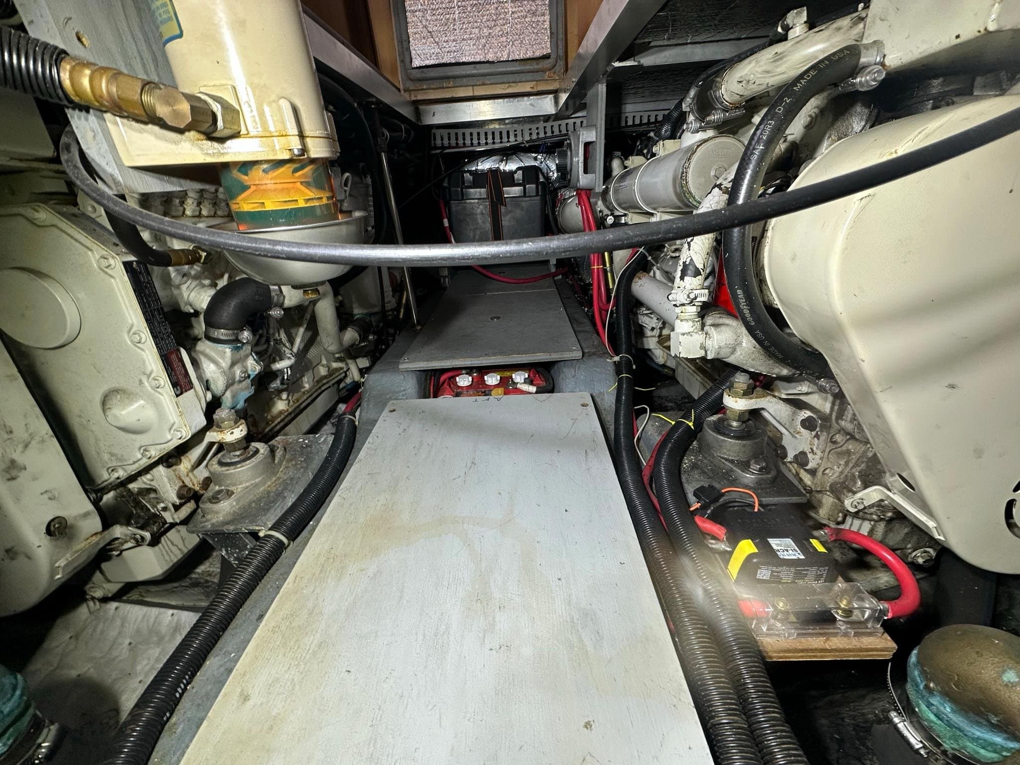 1995 Carver 355 Aft Cabin Motor Yacht