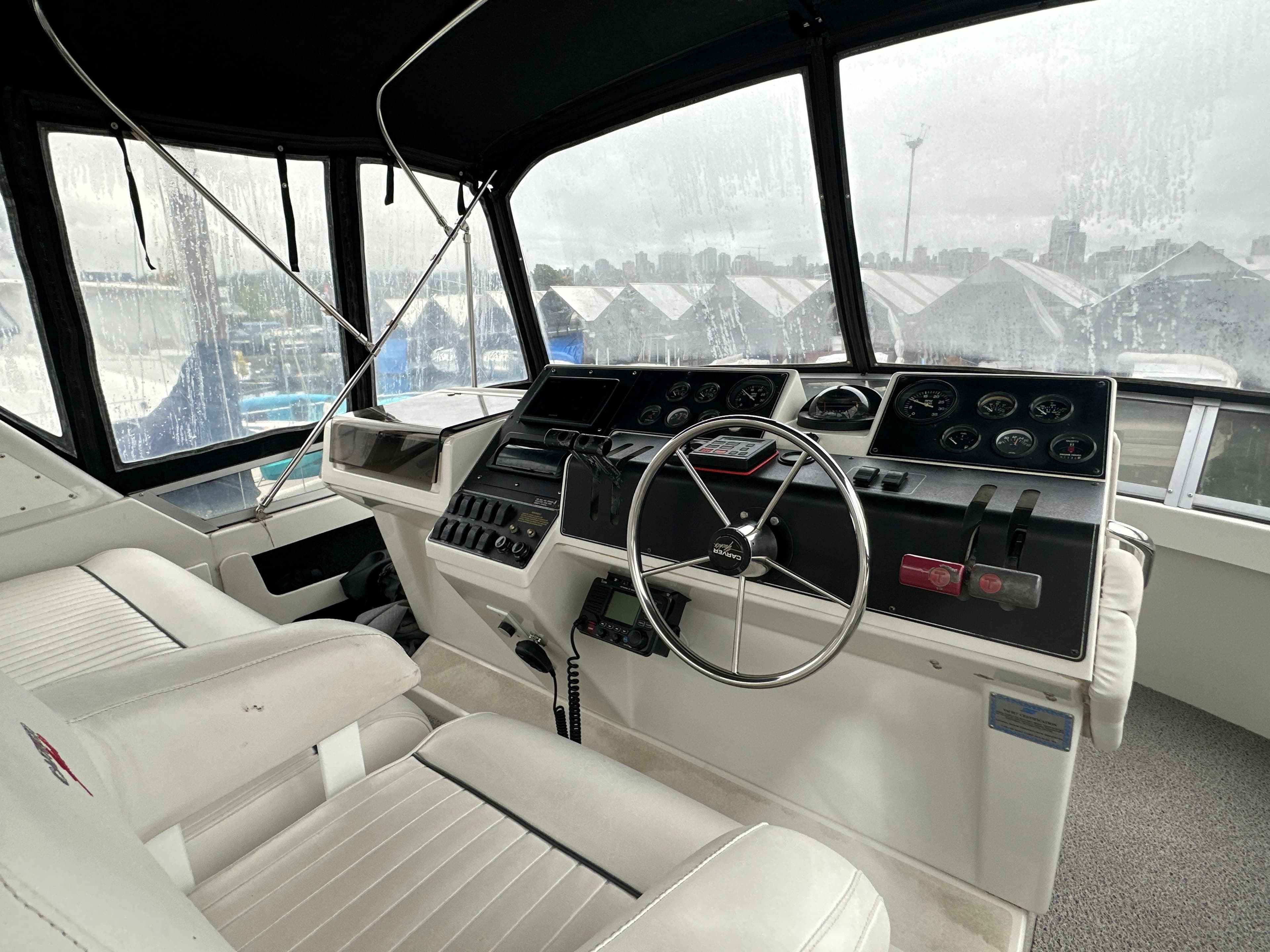 1995 Carver 355 Aft Cabin Motor Yacht