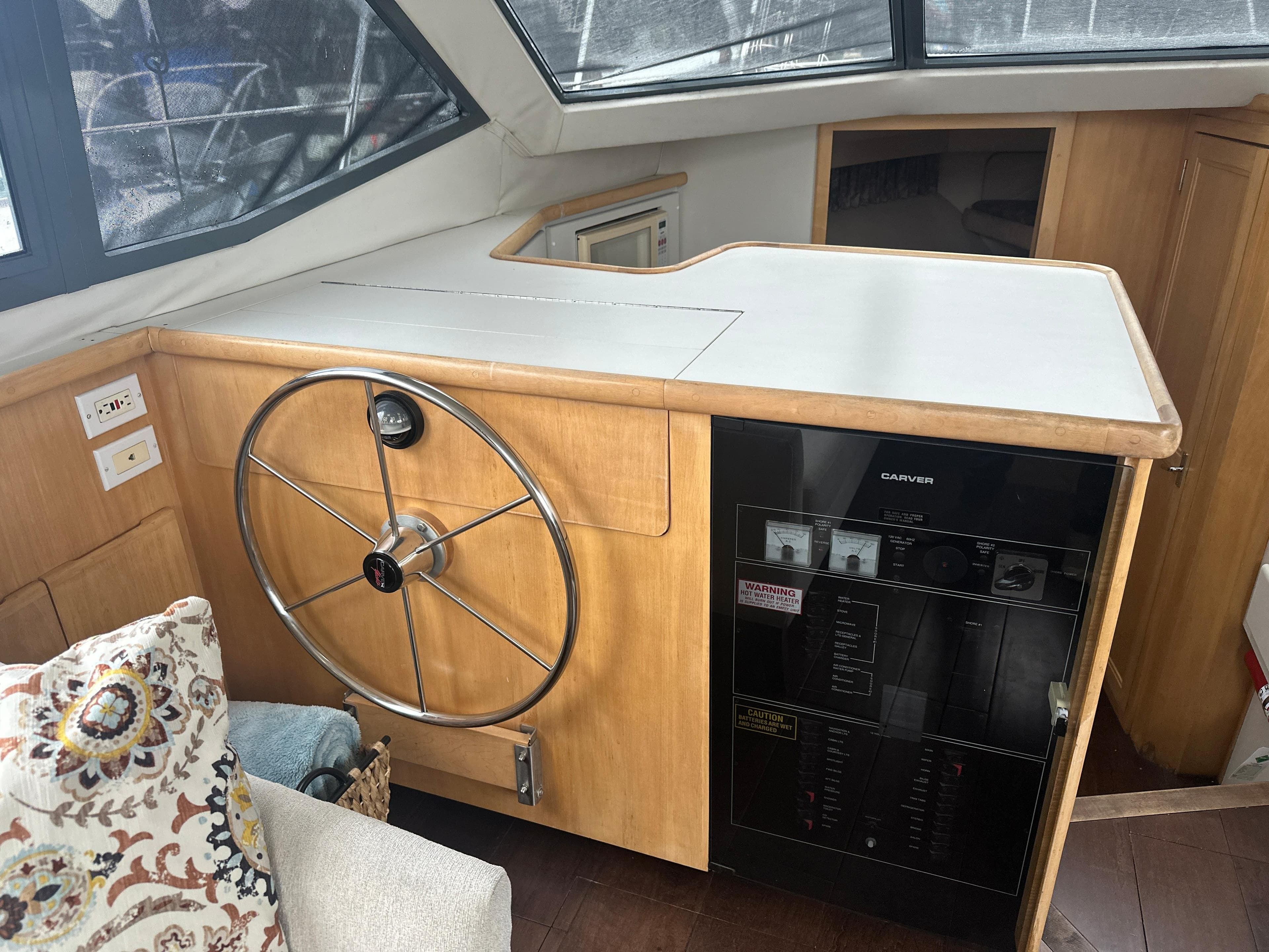 1995 Carver 355 Aft Cabin Motor Yacht