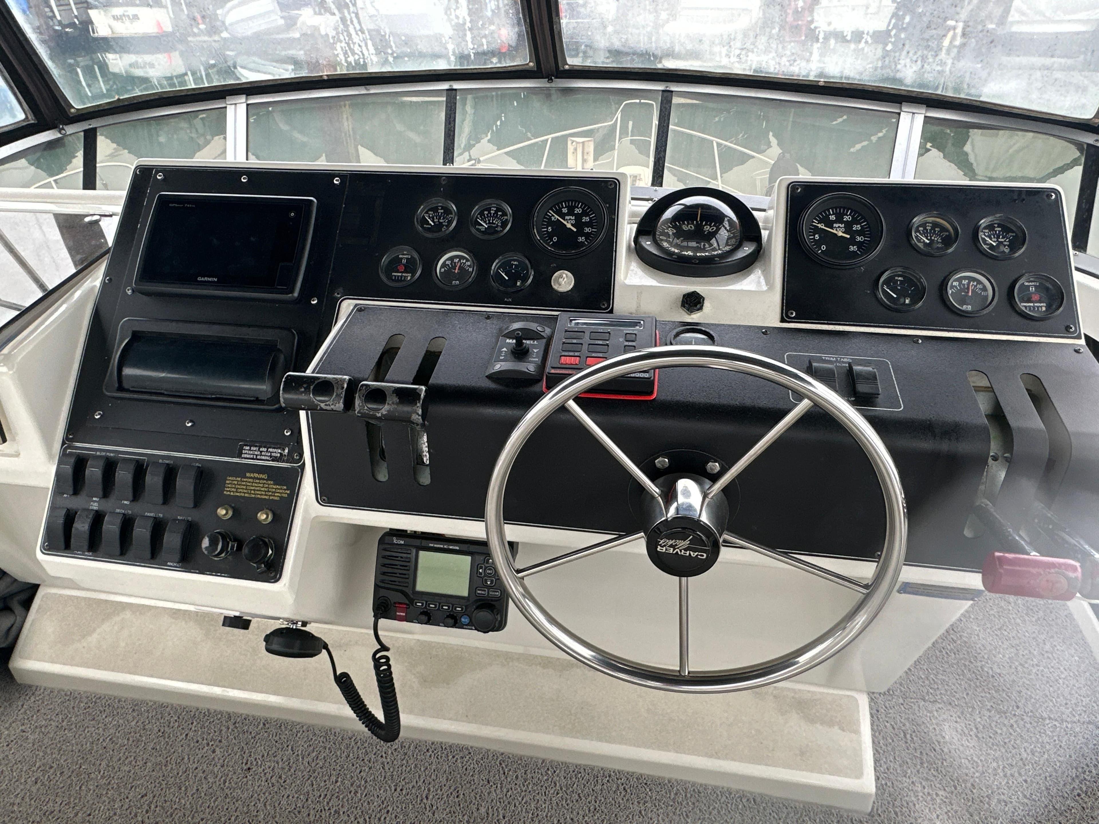 1995 Carver 355 Aft Cabin Motor Yacht